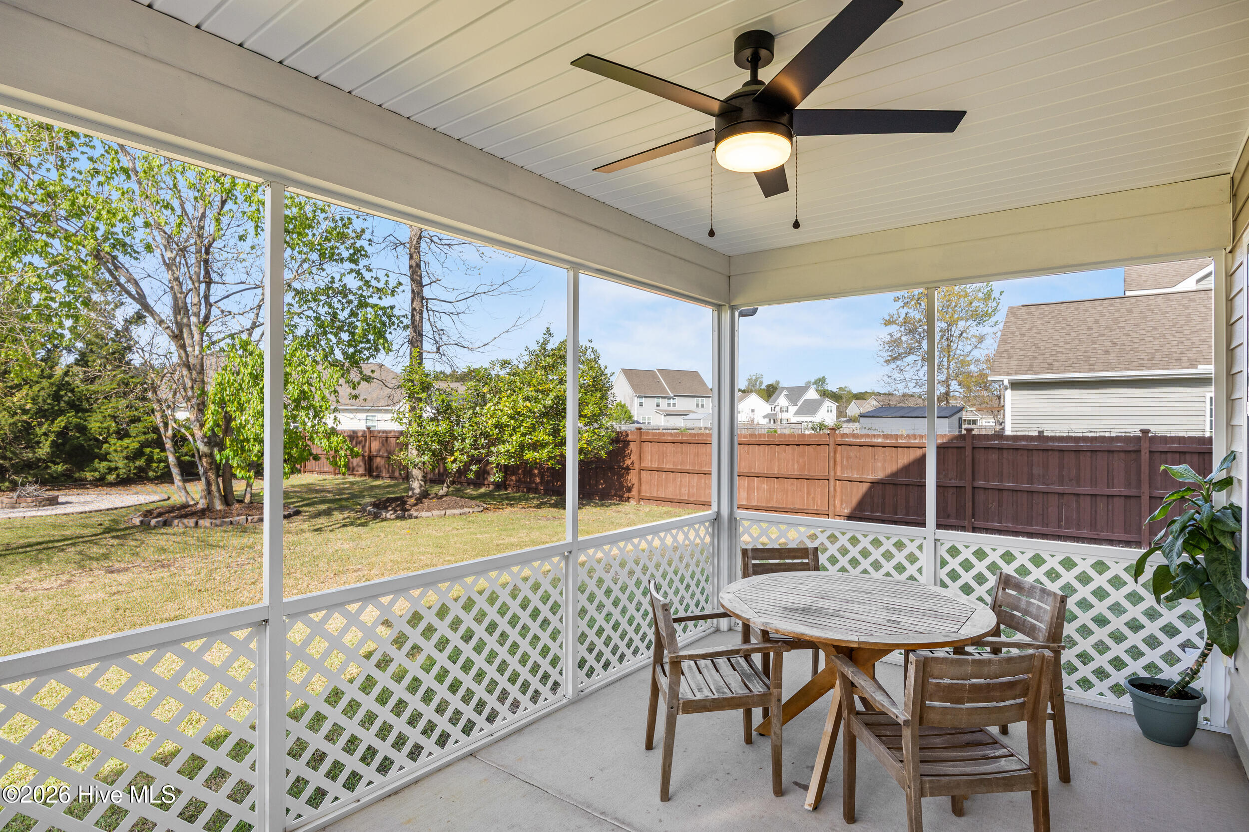 100564750 | Photo 36