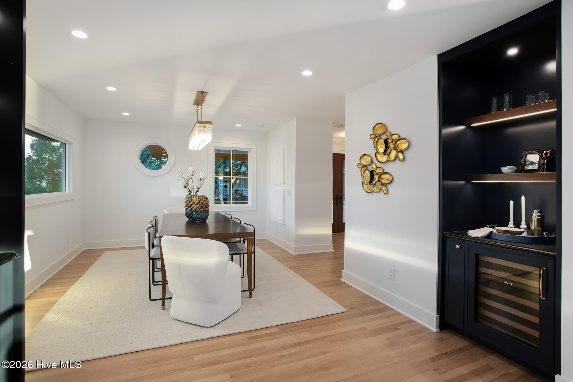 100550703 | Photo 16