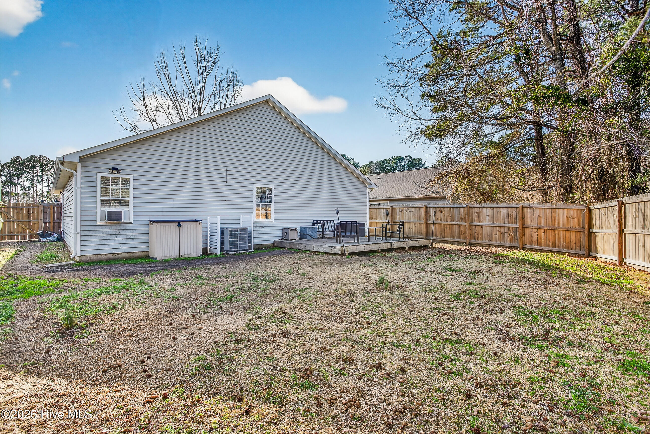 100557845 | Photo 17