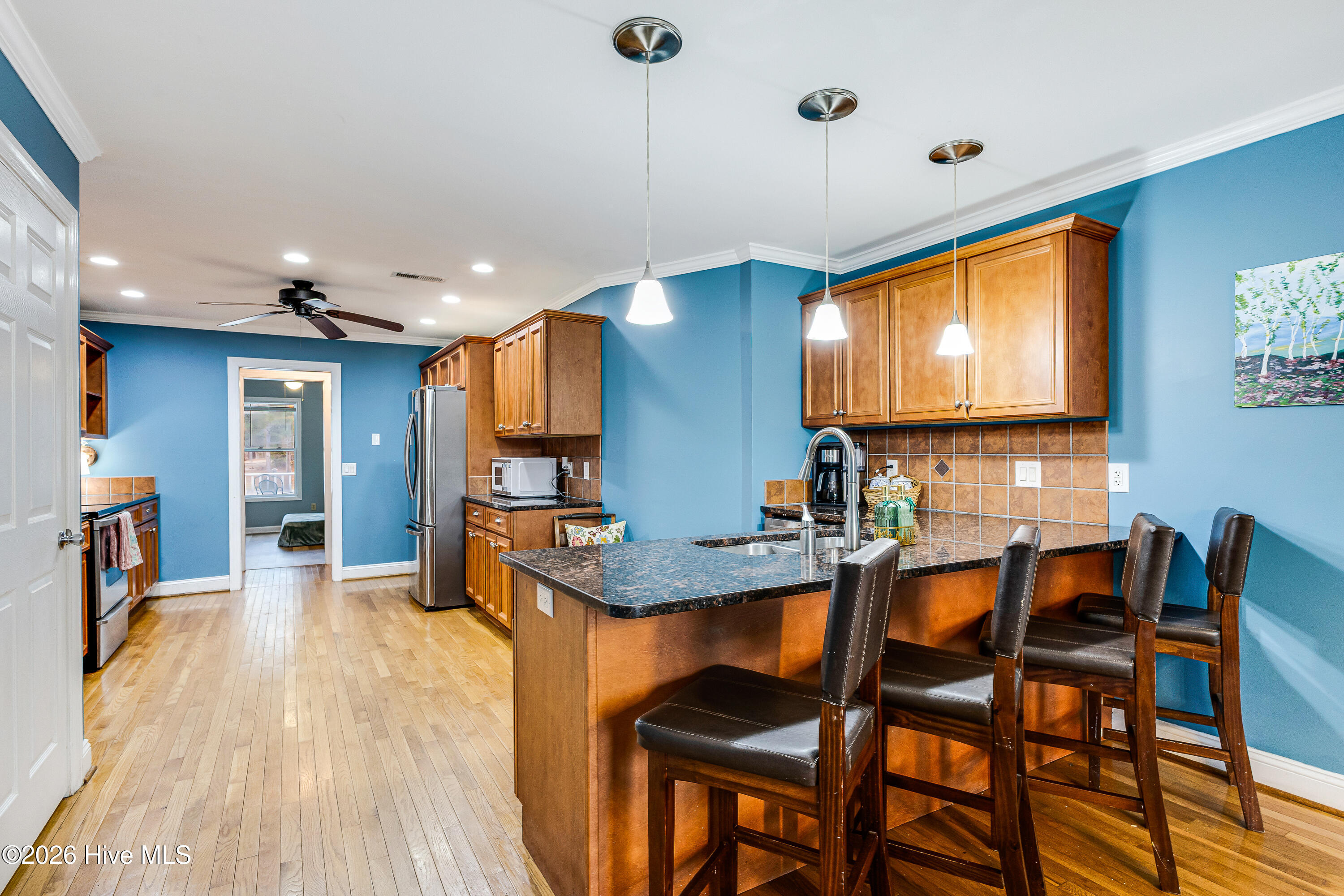 100551120 | Photo 11