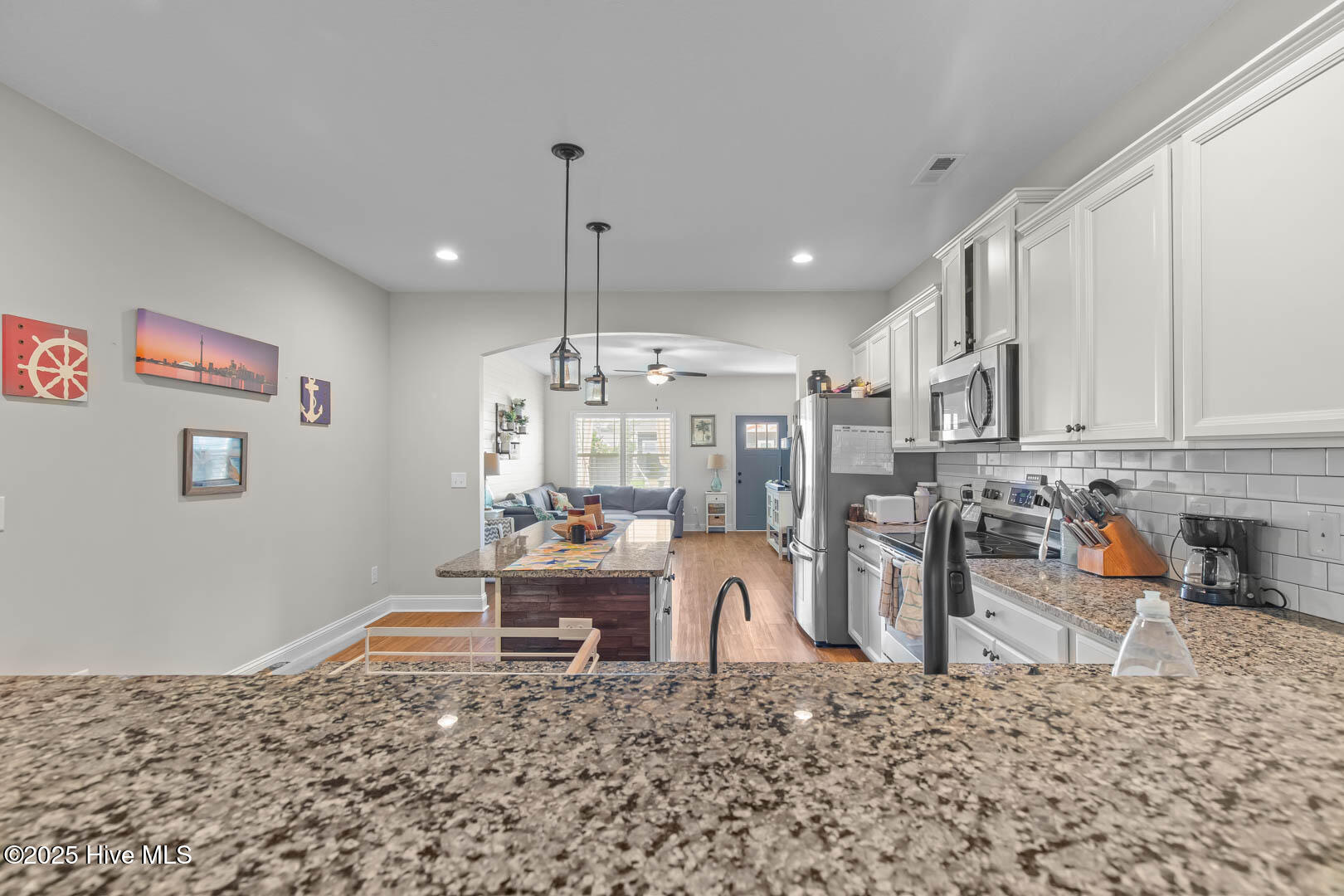 100549772 | Photo 10