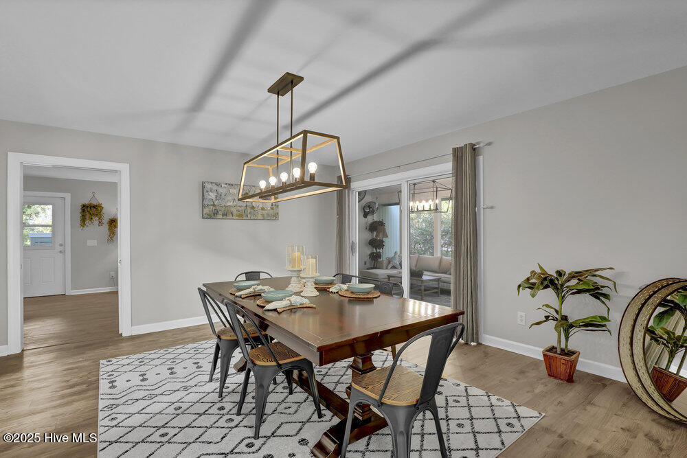 100542503 | Photo 15