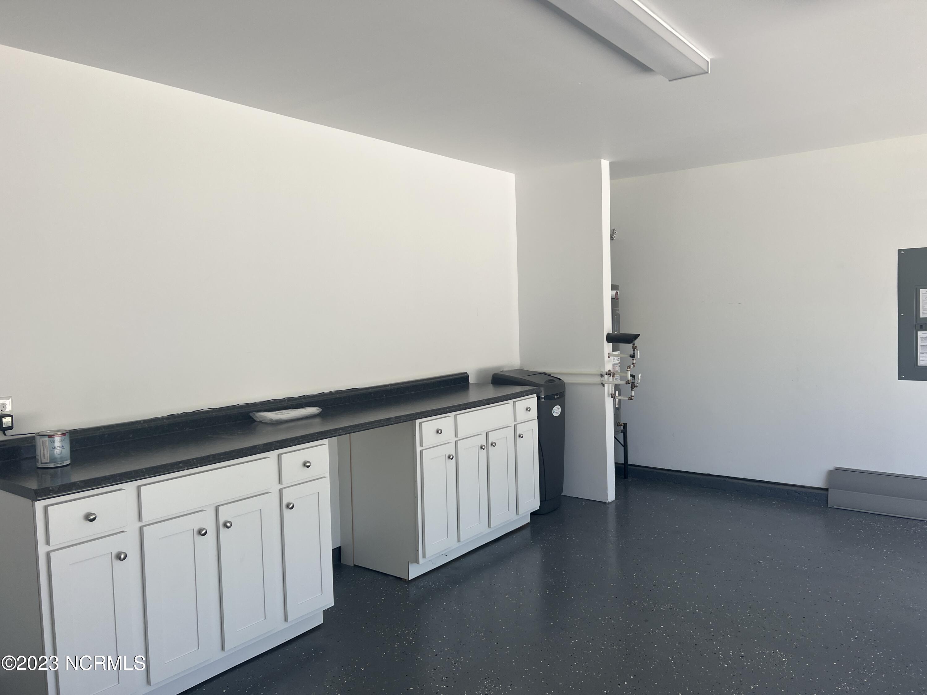 100559230 | Photo 19