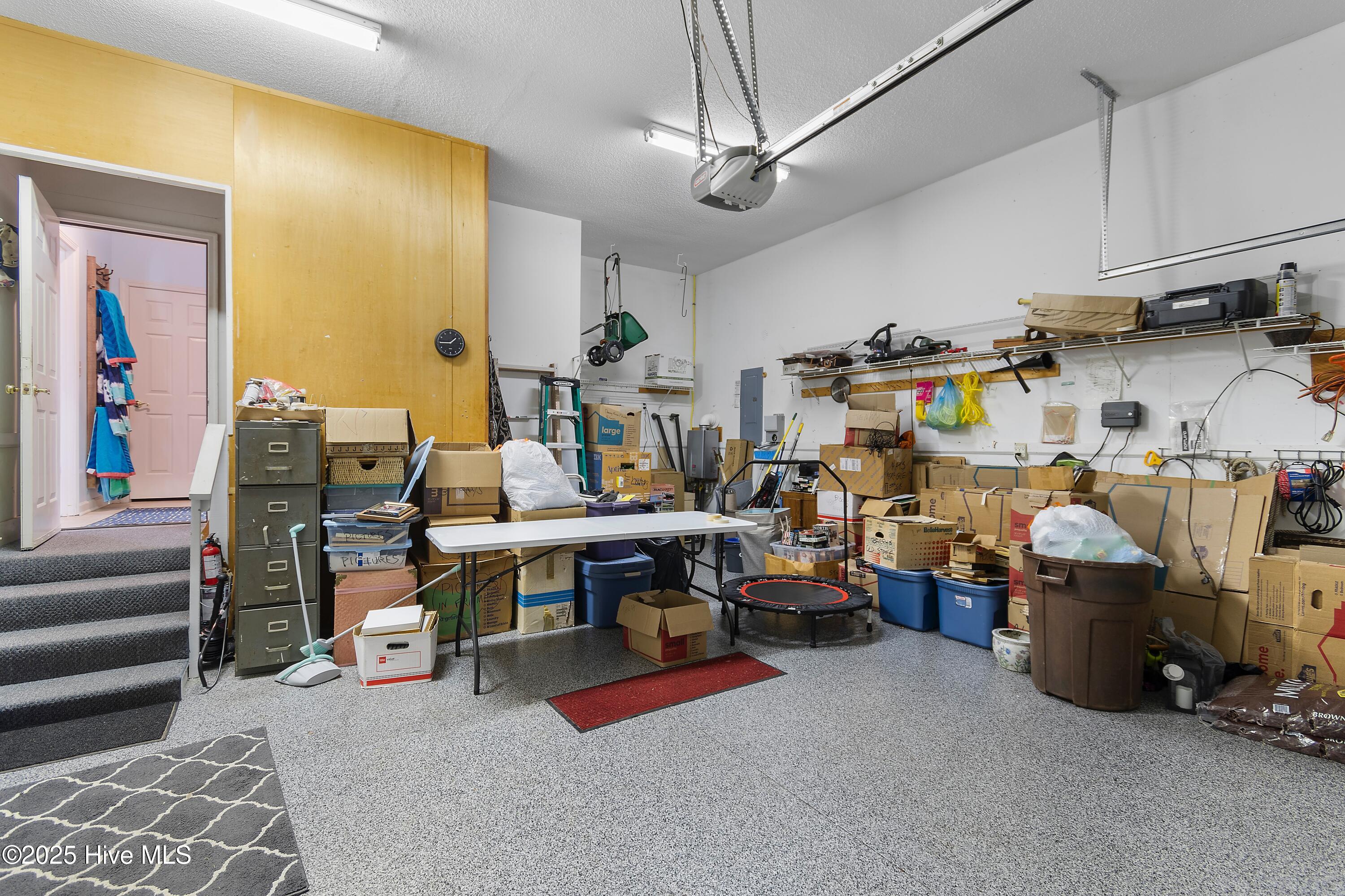 100545372 | Photo 16