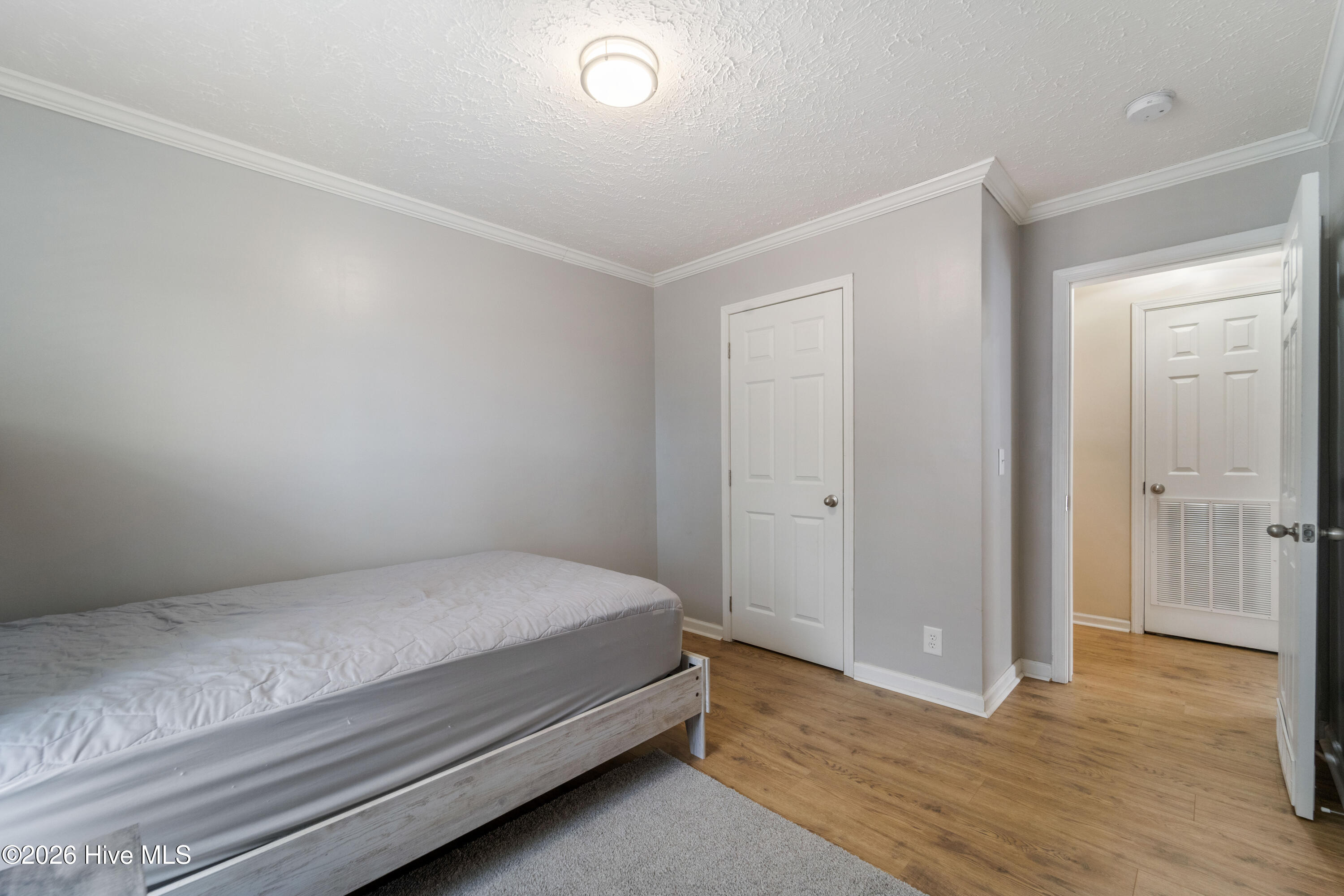 100547365 | Photo 32