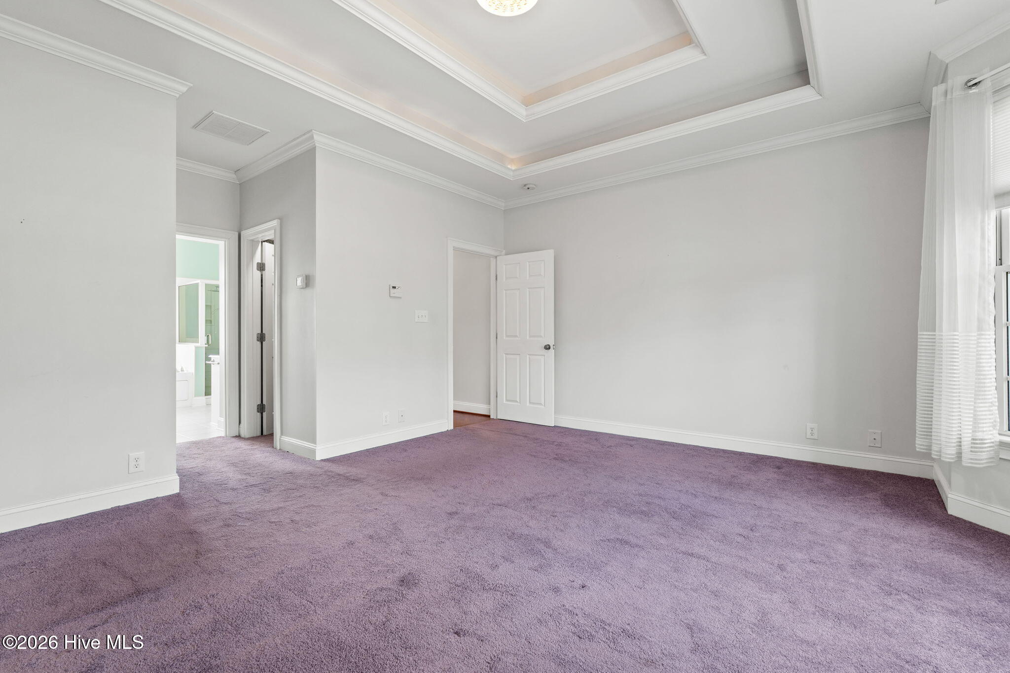 100569598 | Photo 23