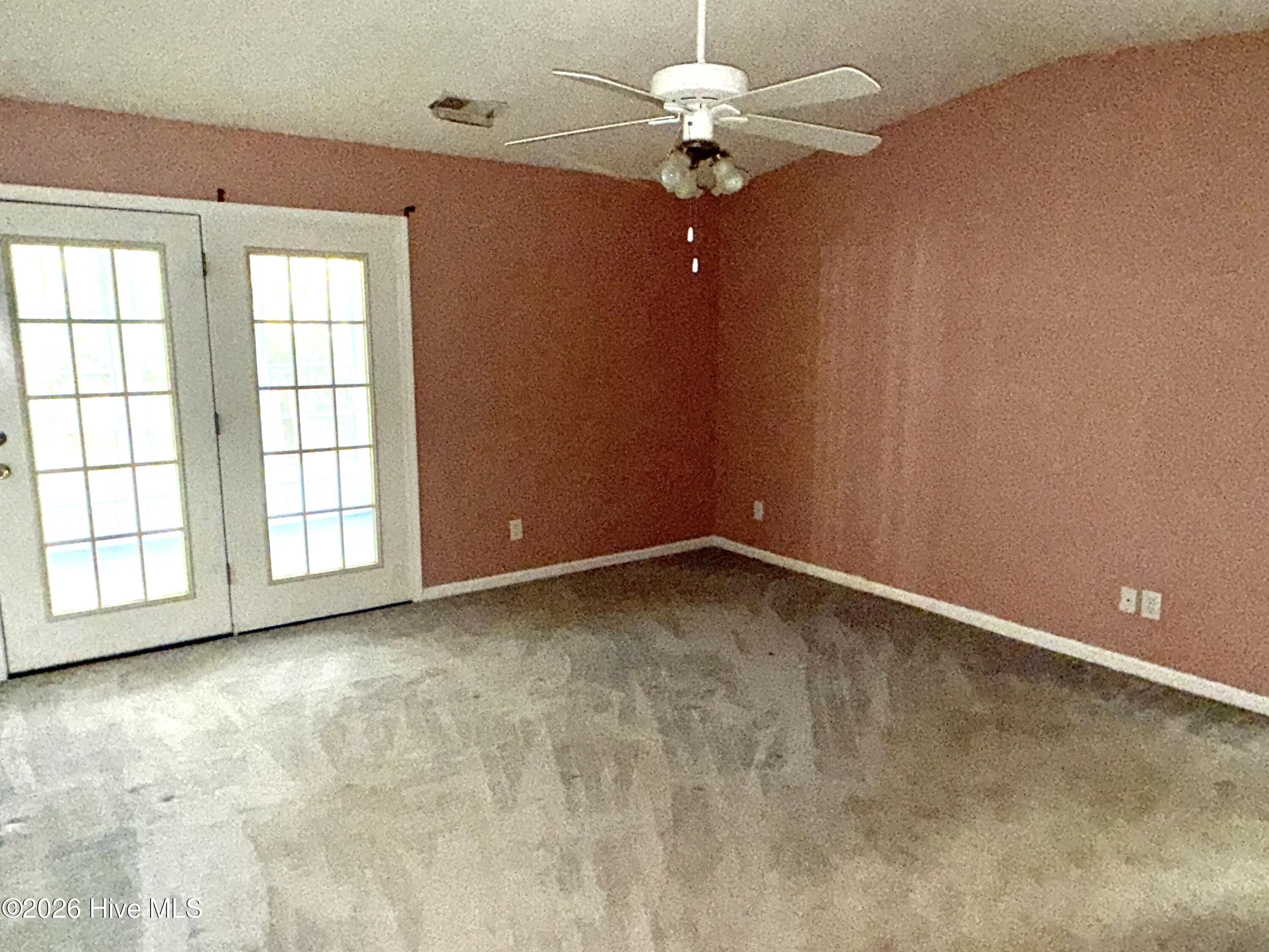 100556318 | Photo 13