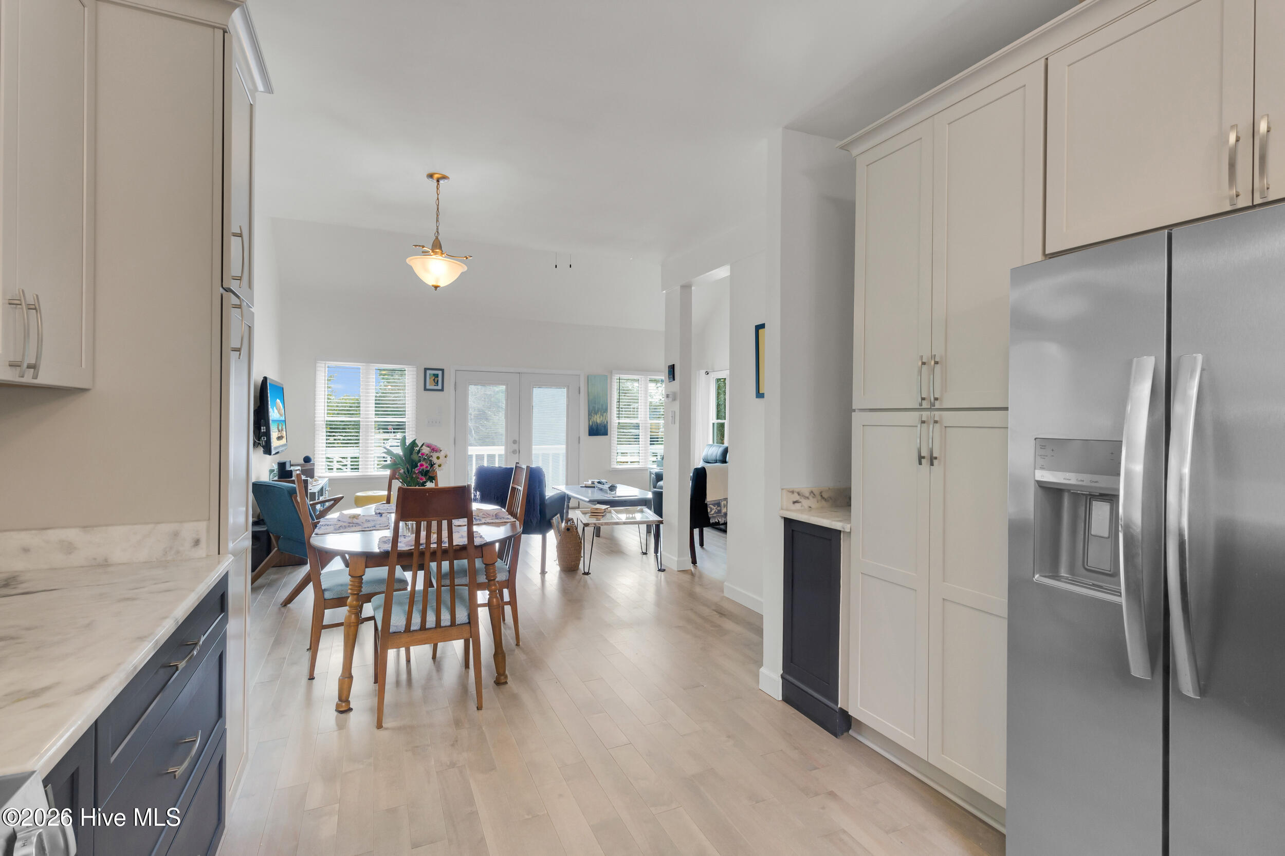 100557877 | Photo 10