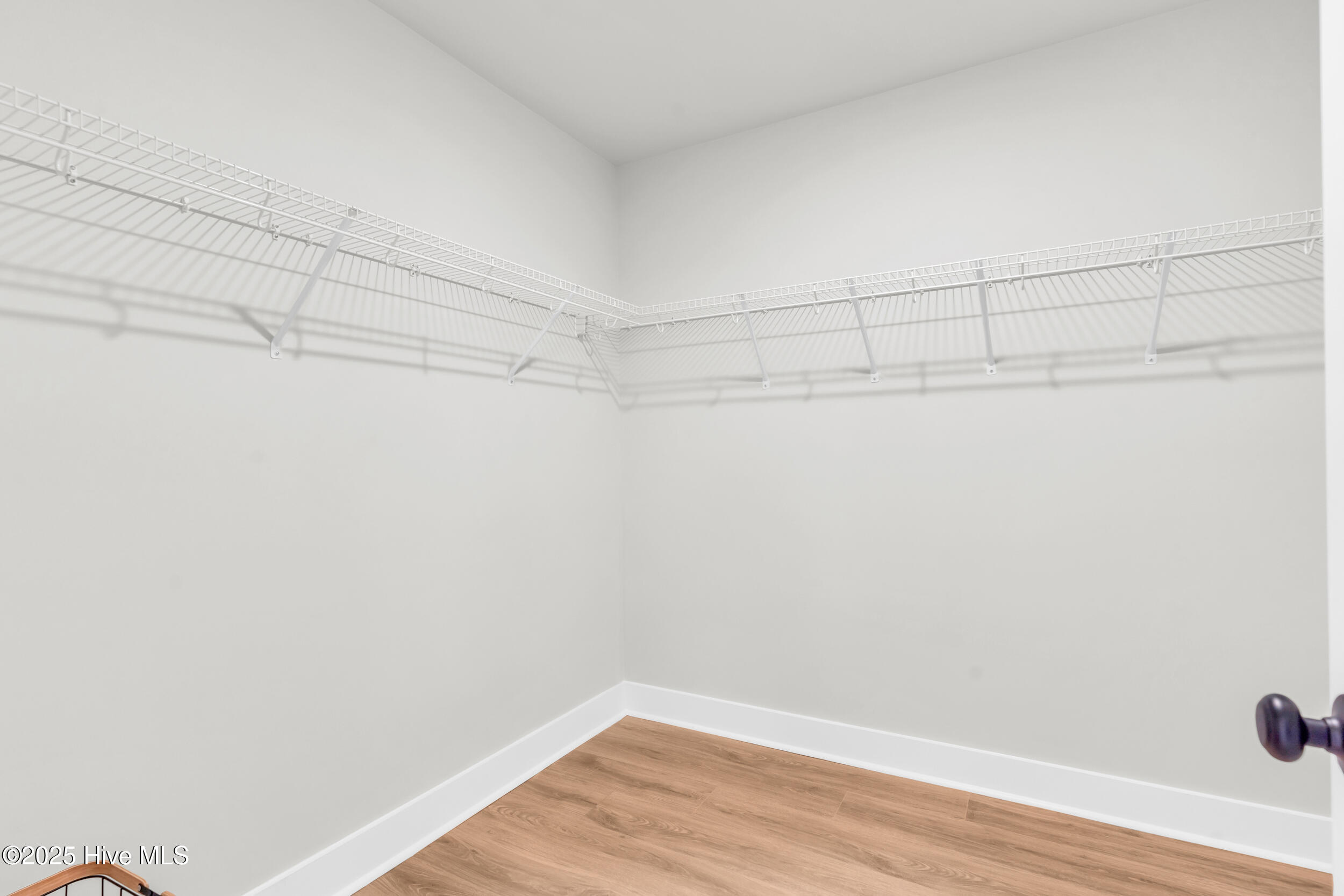 100563674 | Photo 28