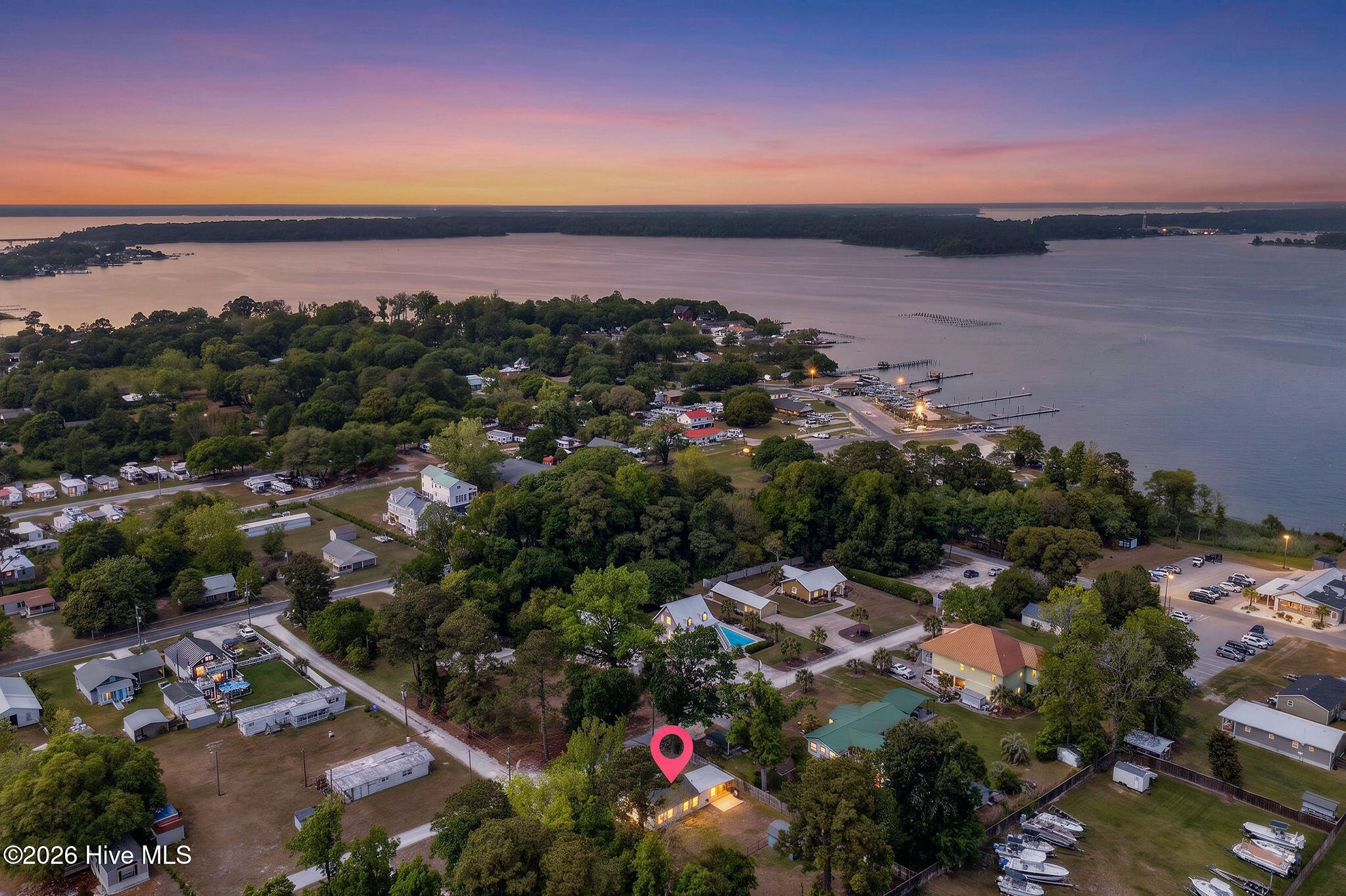 100570164 | Photo 35