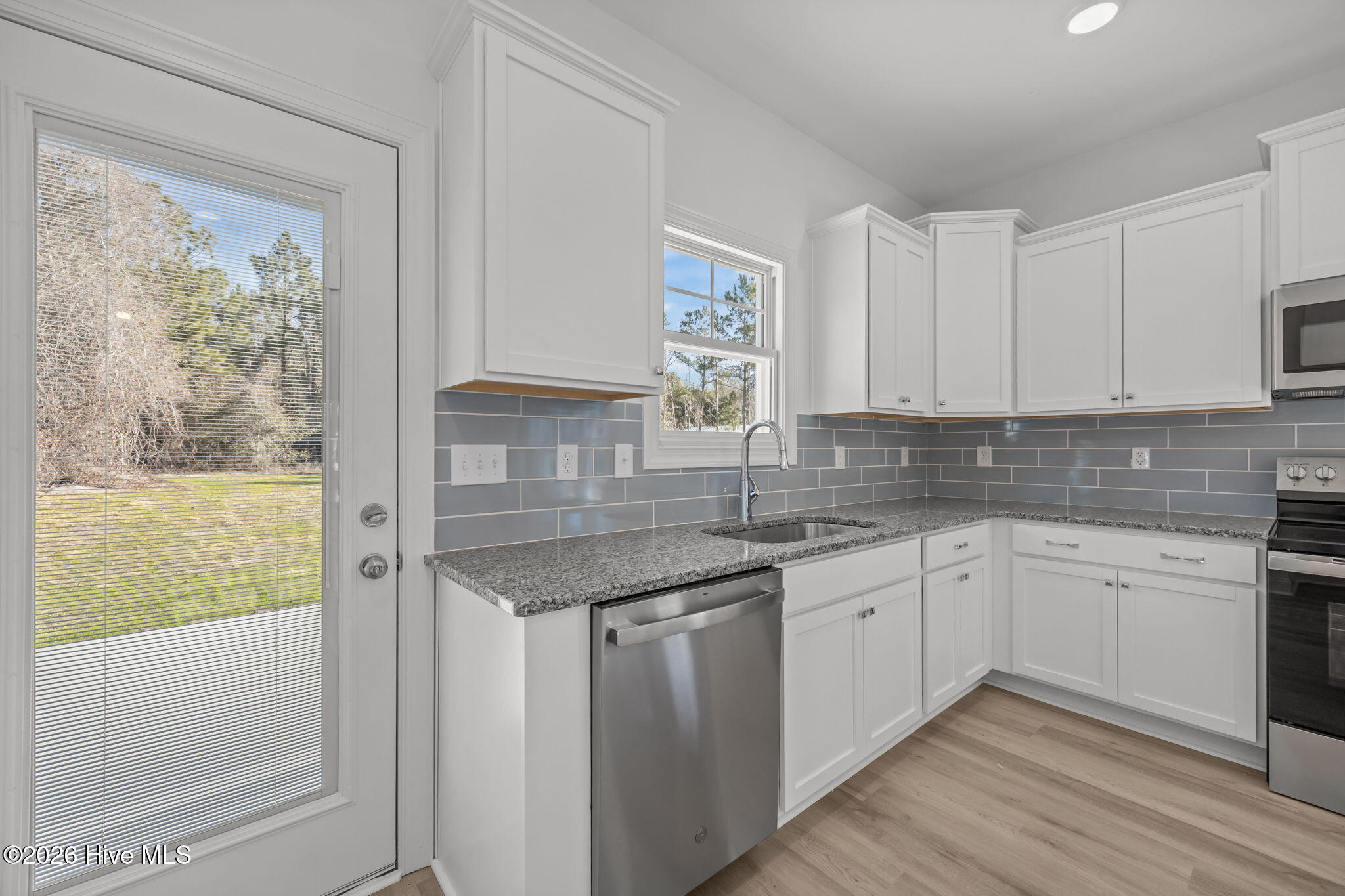 100528574 | Photo 15