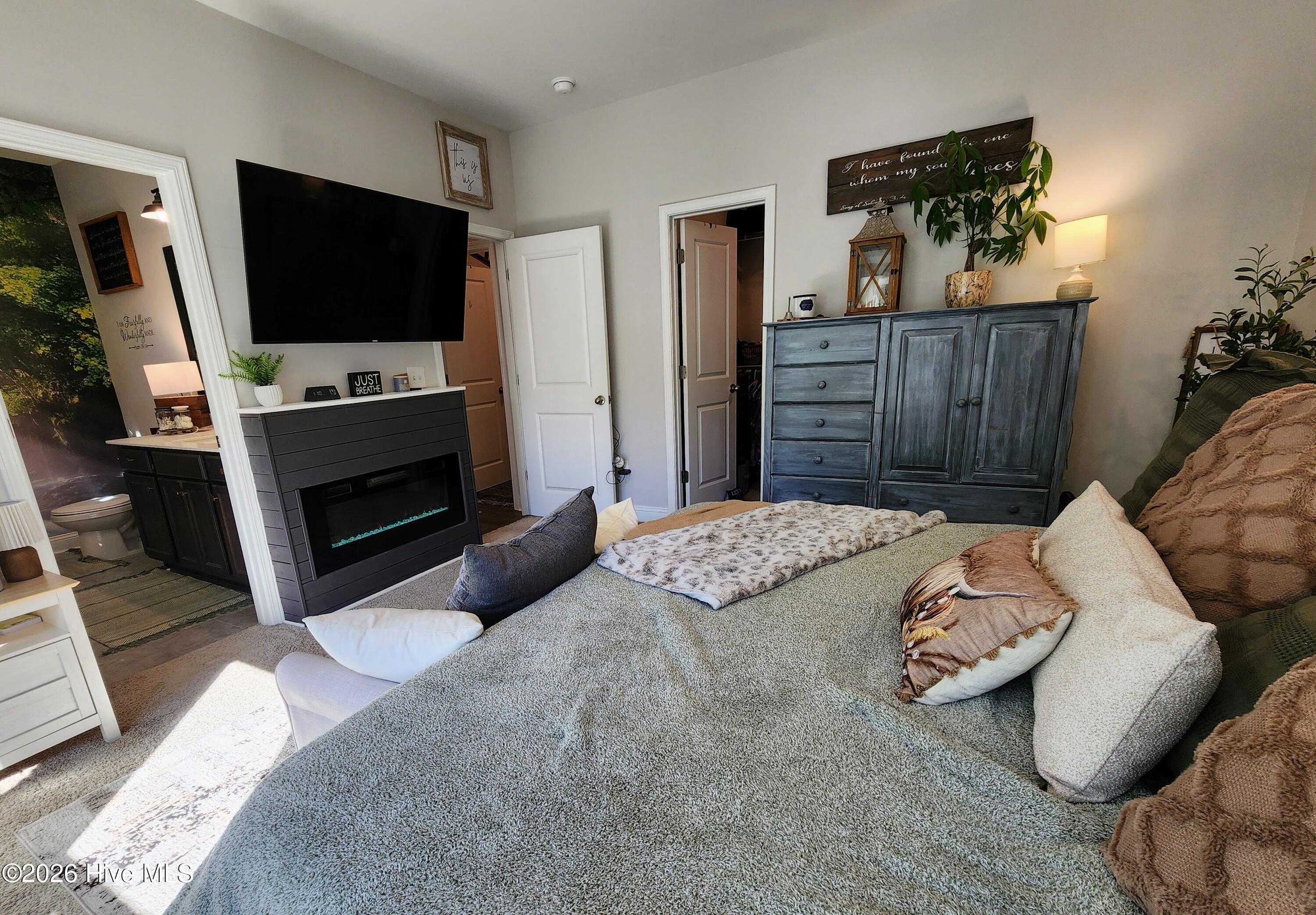 100549443 | Photo 16