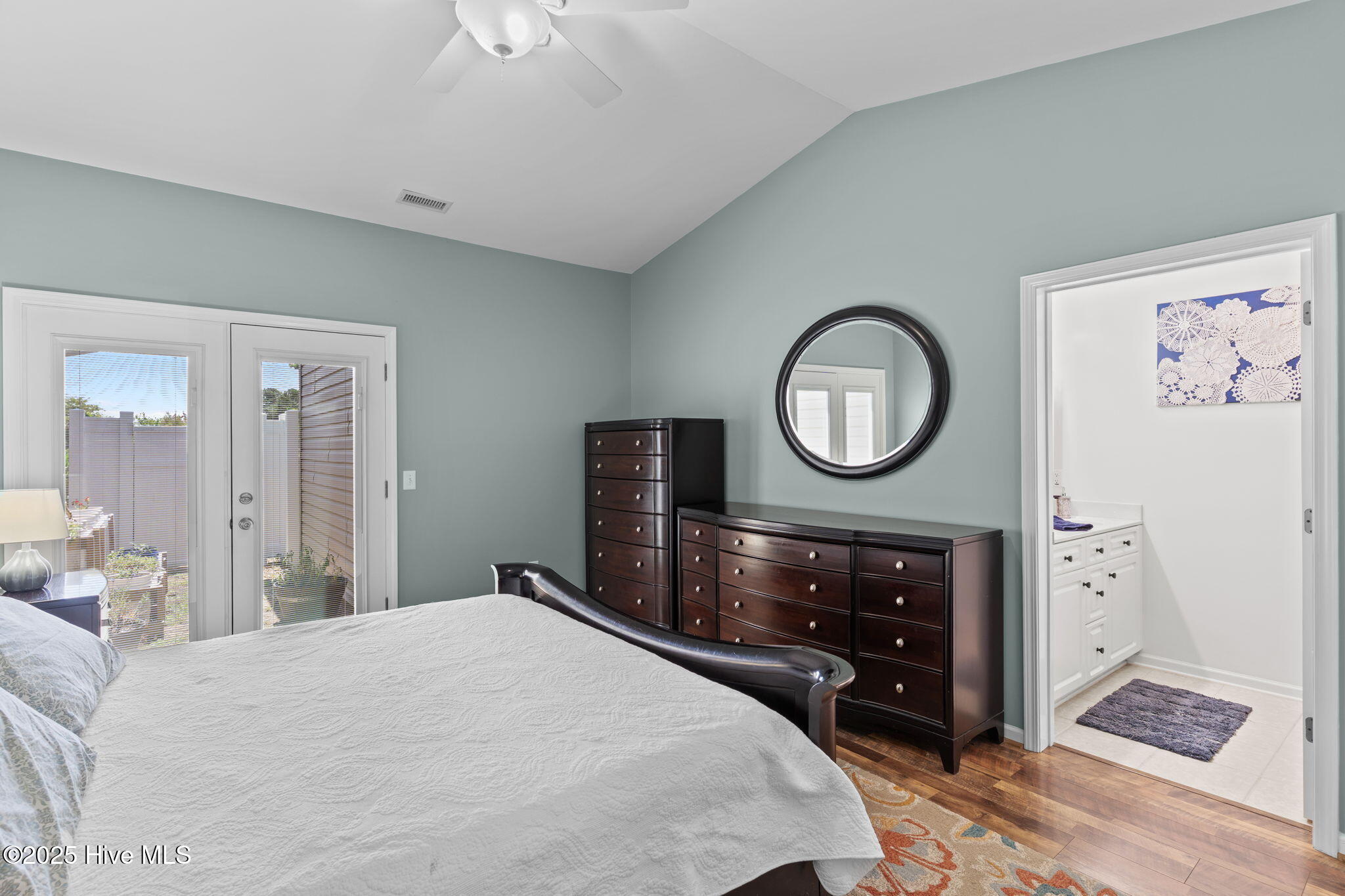 100522397 | Photo 48