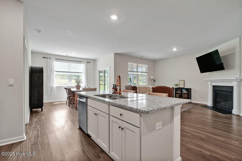 100538128 | Photo 18