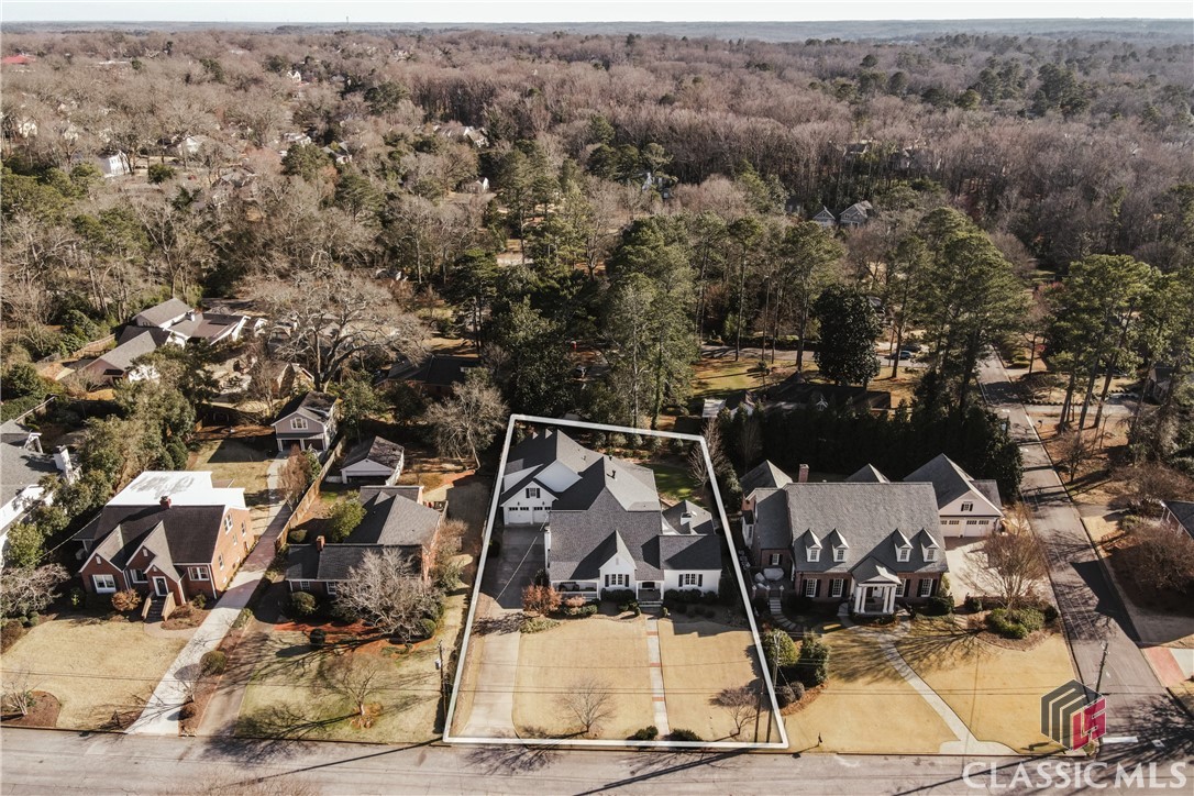 577 Cloverhurst Avenue W