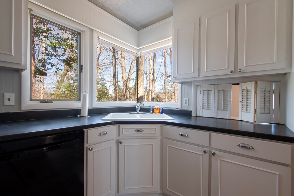 43 Hitchcock Street, Murphy, NC 28906 Listing Photo  12