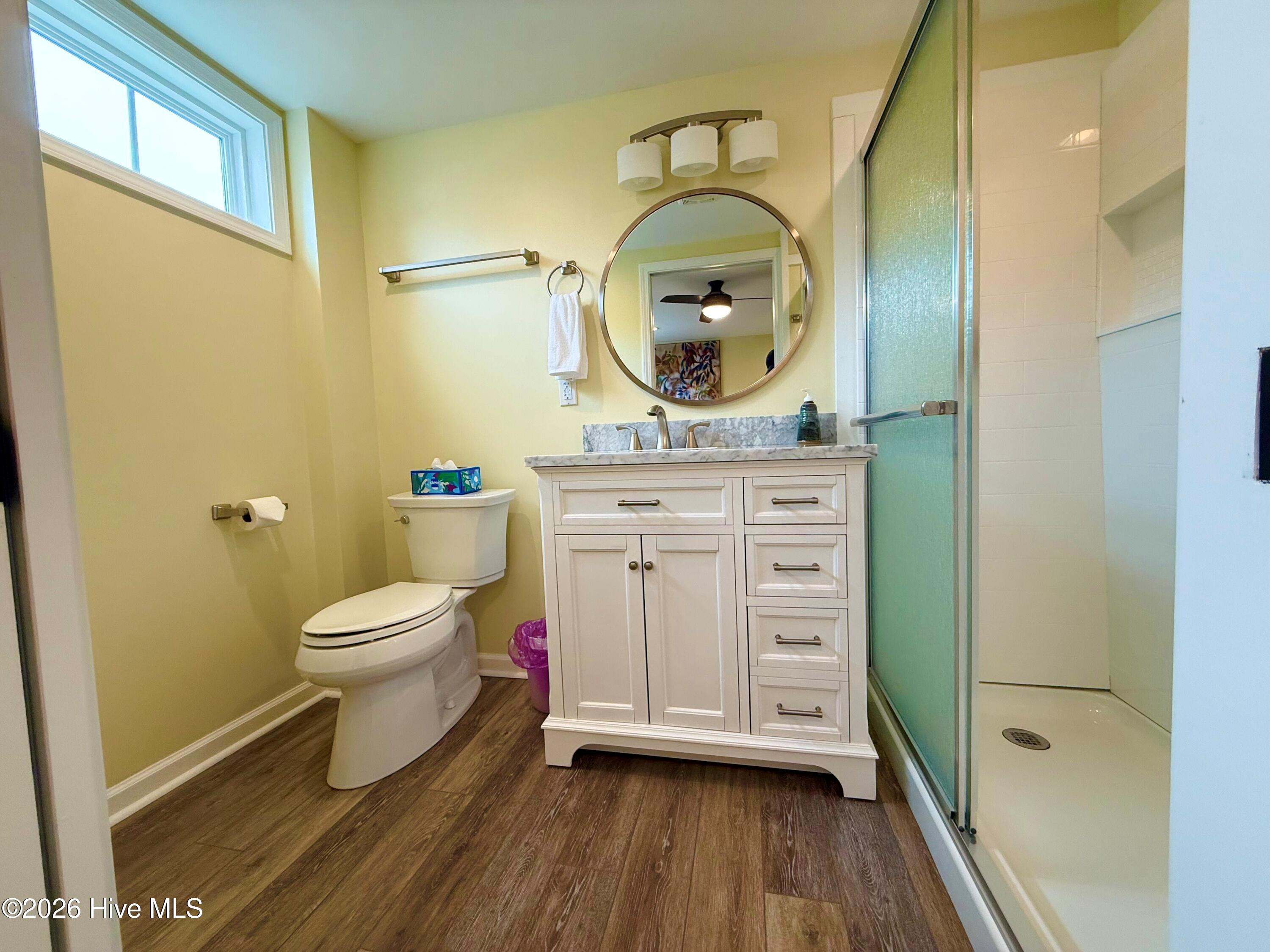 100556182 | Photo 46