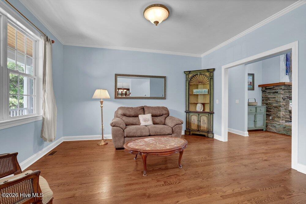 100568961 | Photo 10