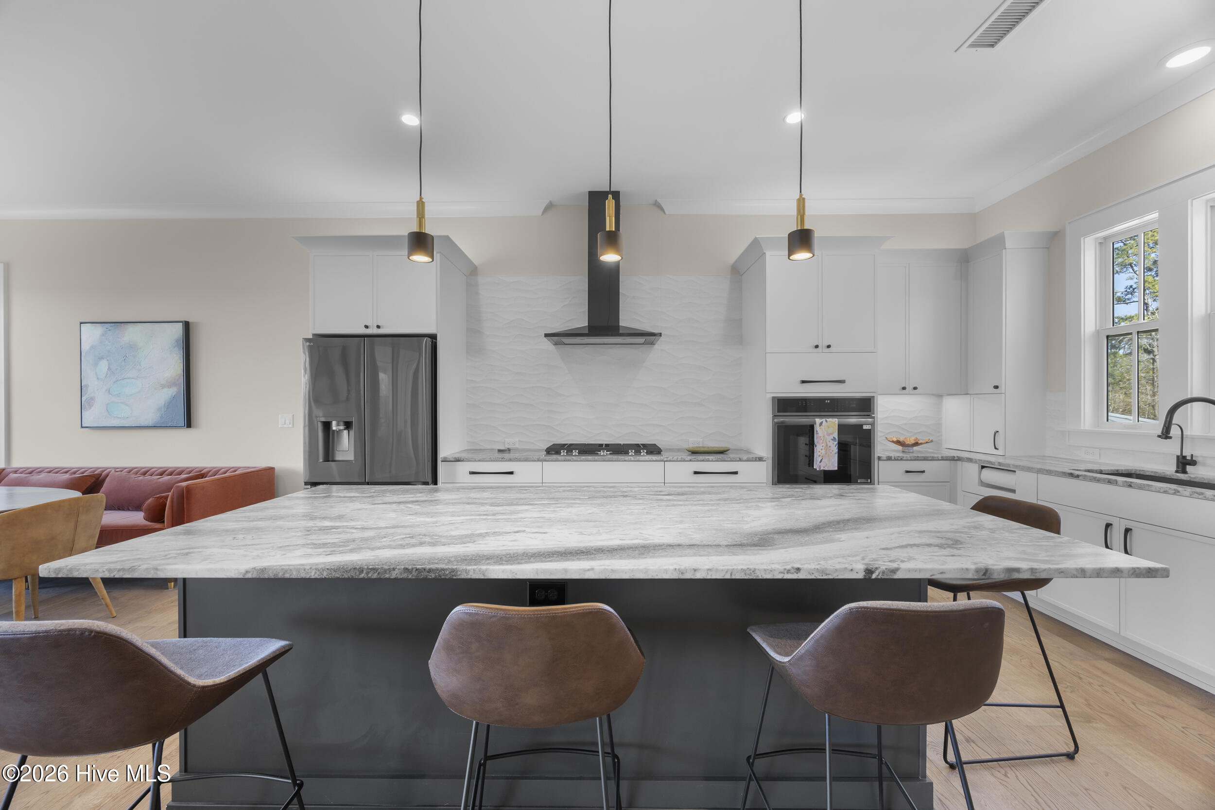 100553352 | Photo 25