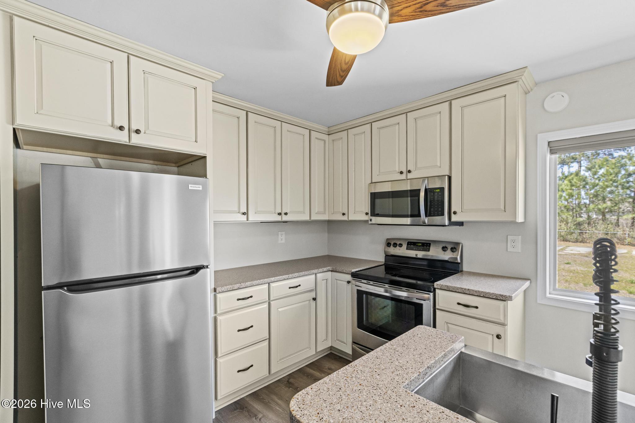 100564622 | Photo 13