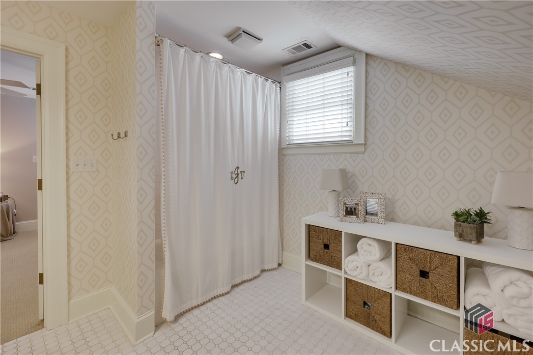 577 Cloverhurst Avenue W