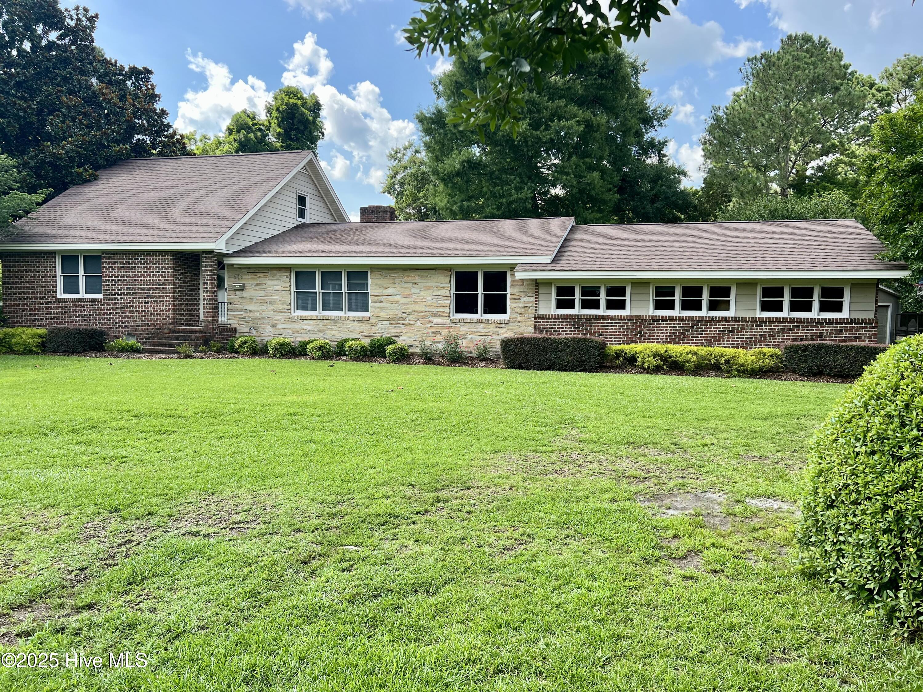 Homes for sale in Wallace, NC | 513 E Westbrook St, Wallace, NC 28466 | MLS# 100533534