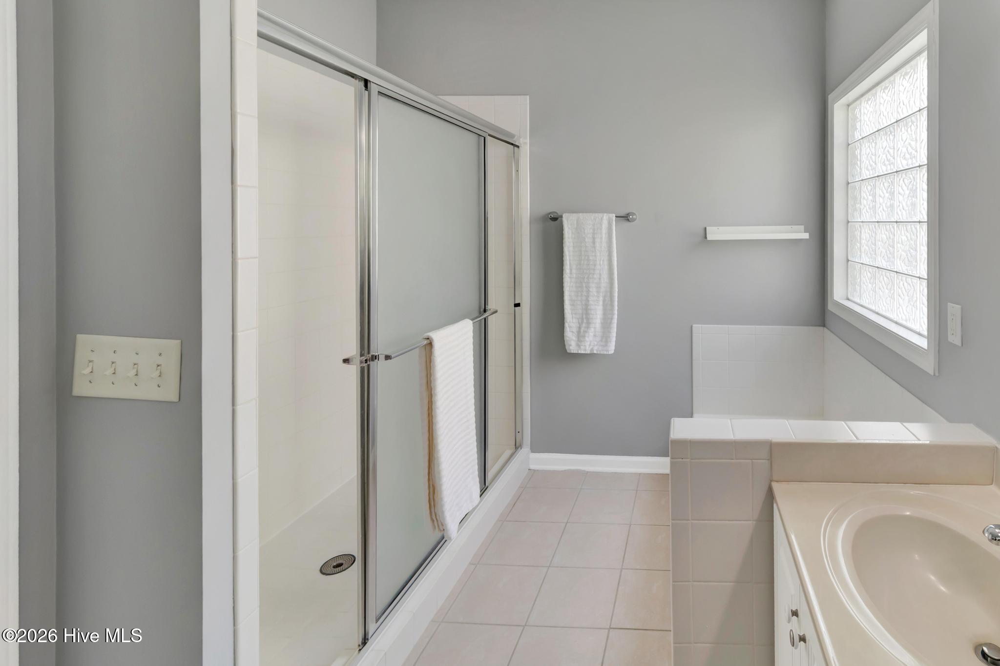 100569347 | Photo 35