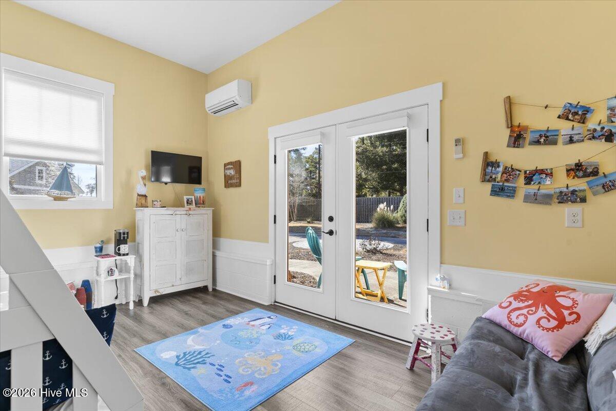 100547784 | Photo 43