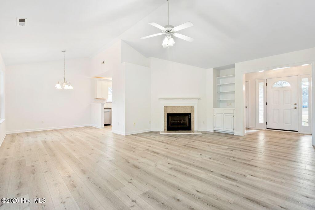 100548851 | Photo 10