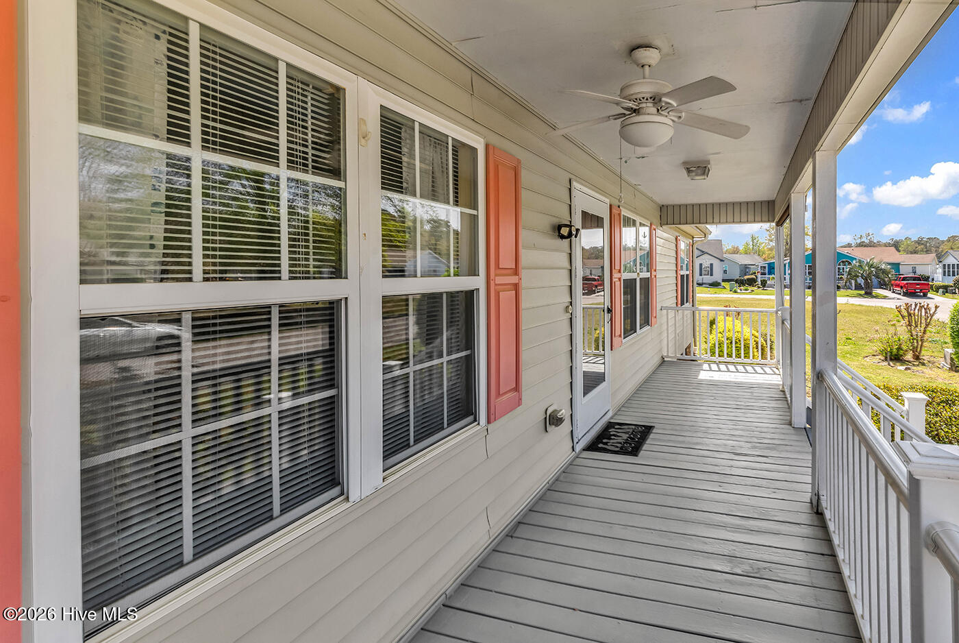 100563985 | Photo 25