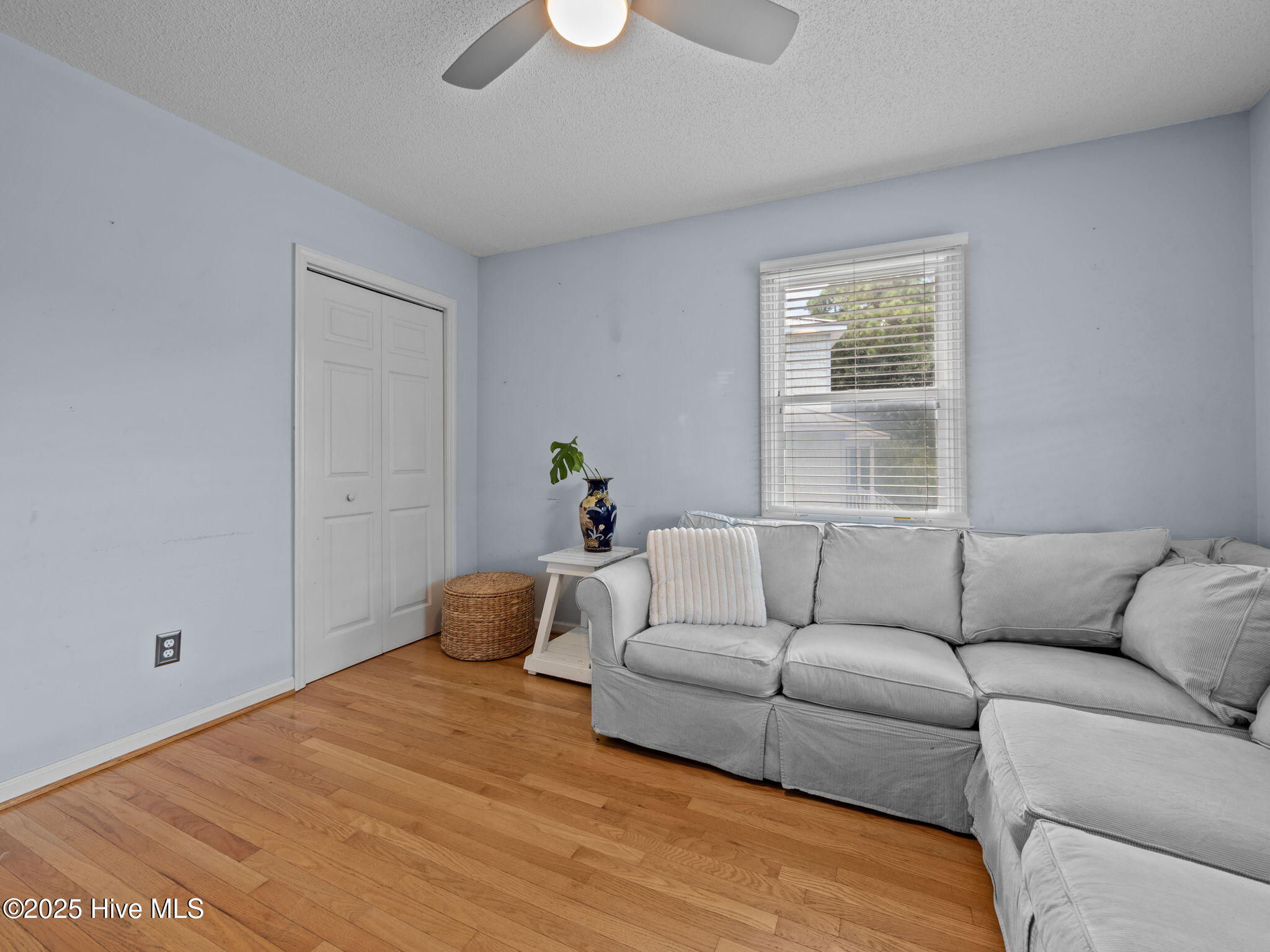 100535865 | Photo 26