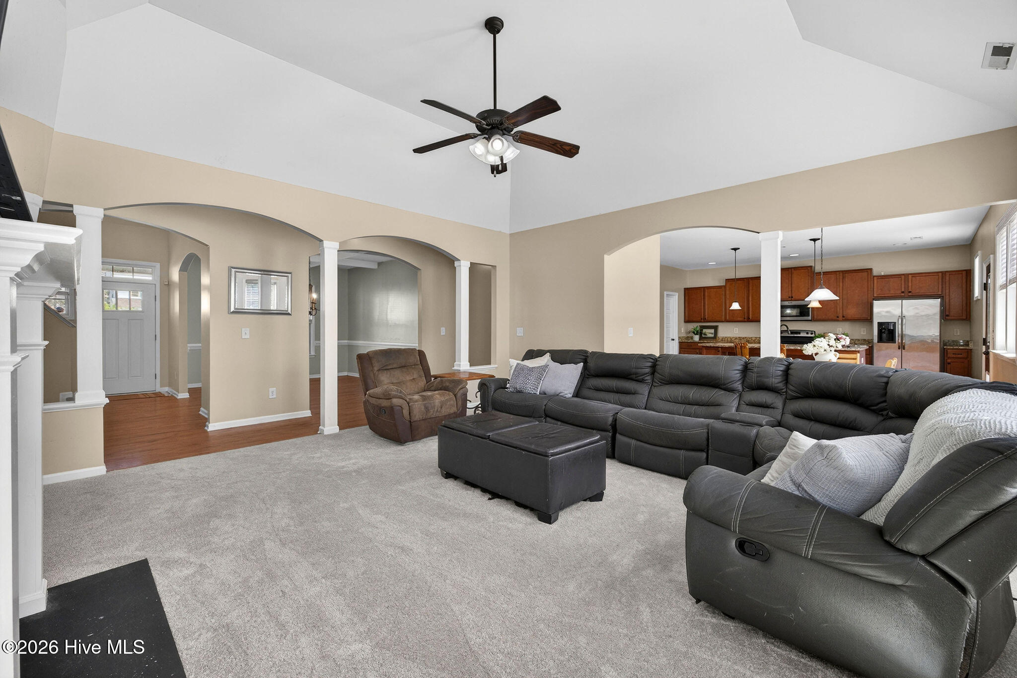 100568620 | Photo 13