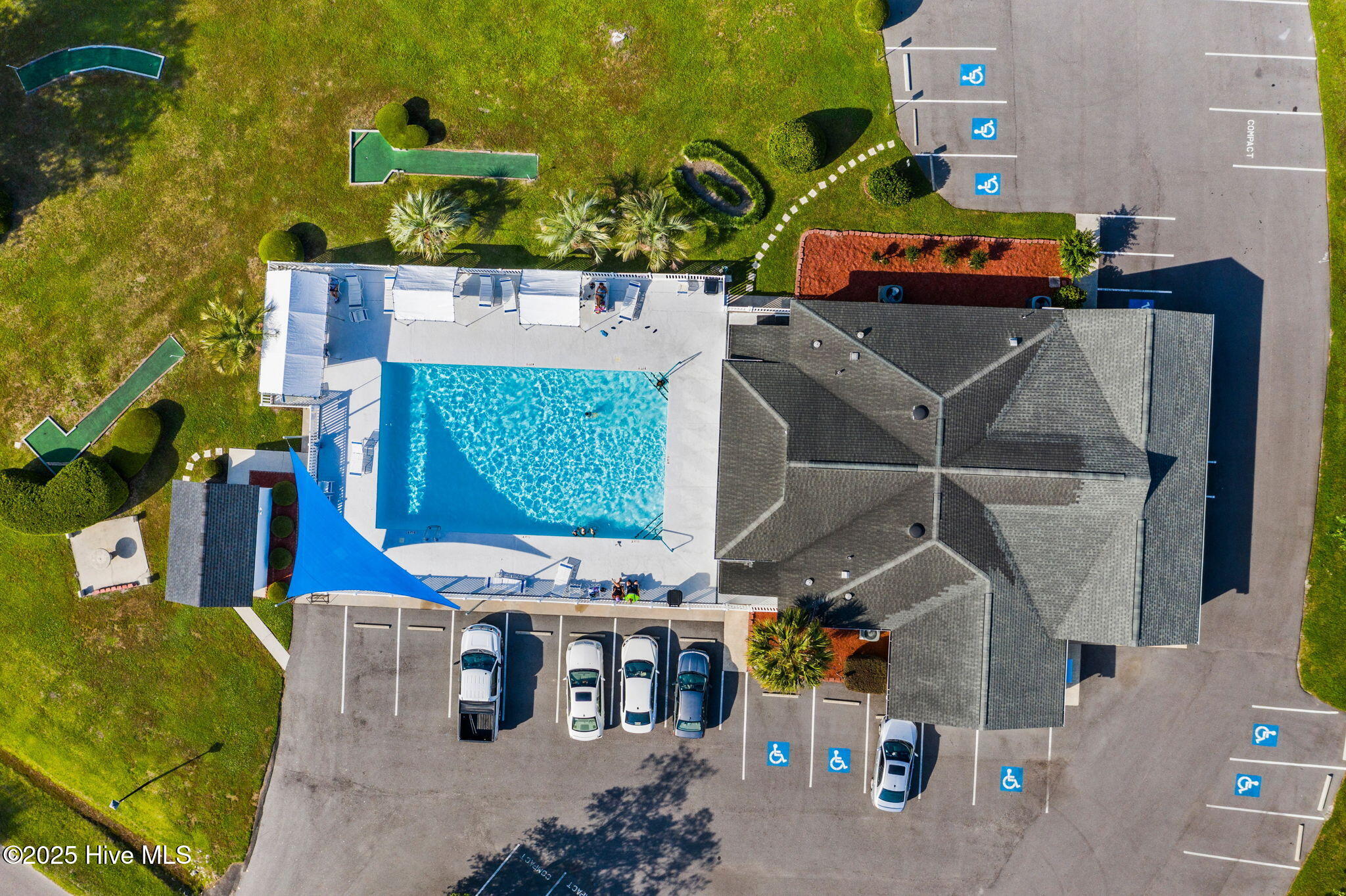 100535102 | Photo 54