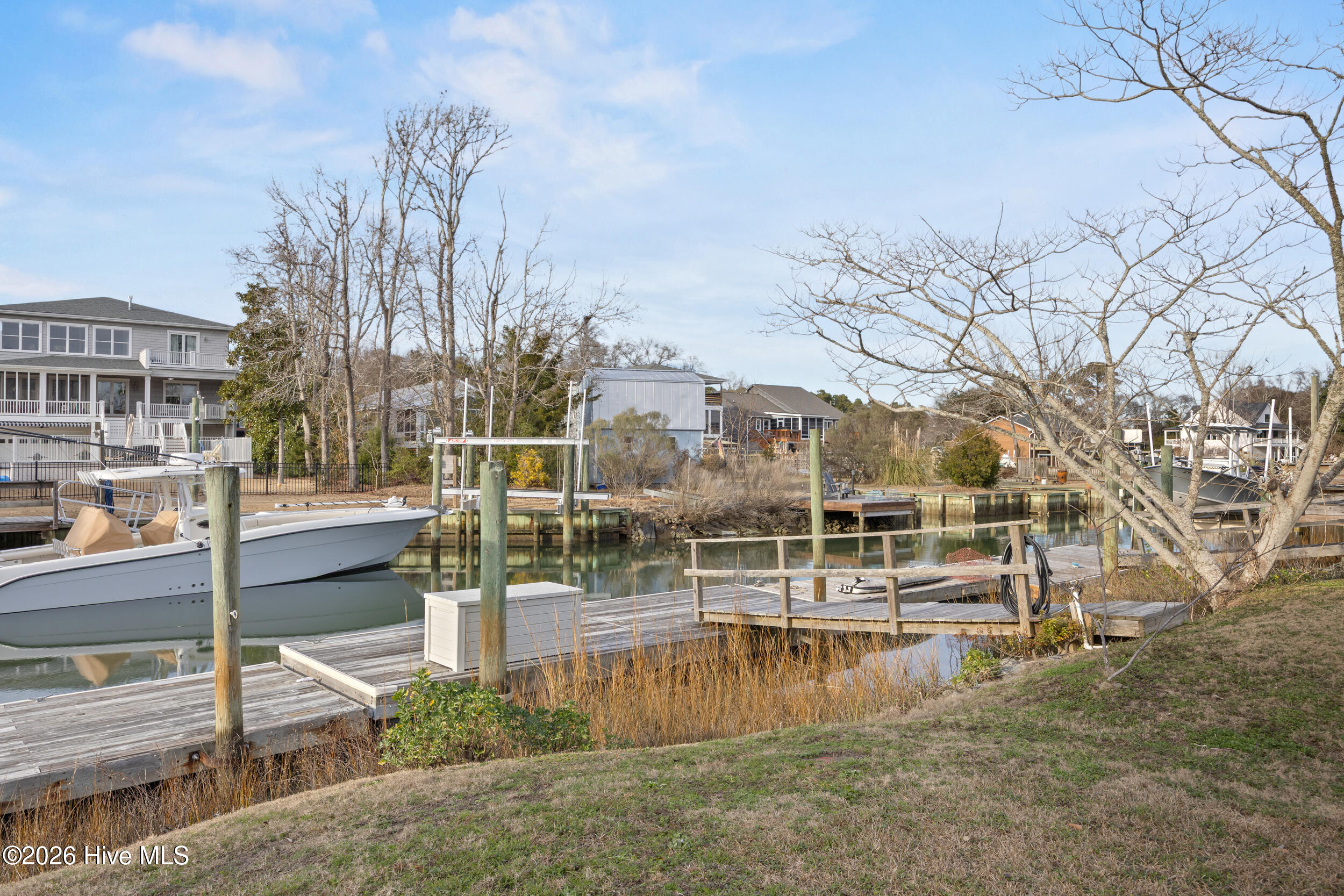 100548931 | Photo 53