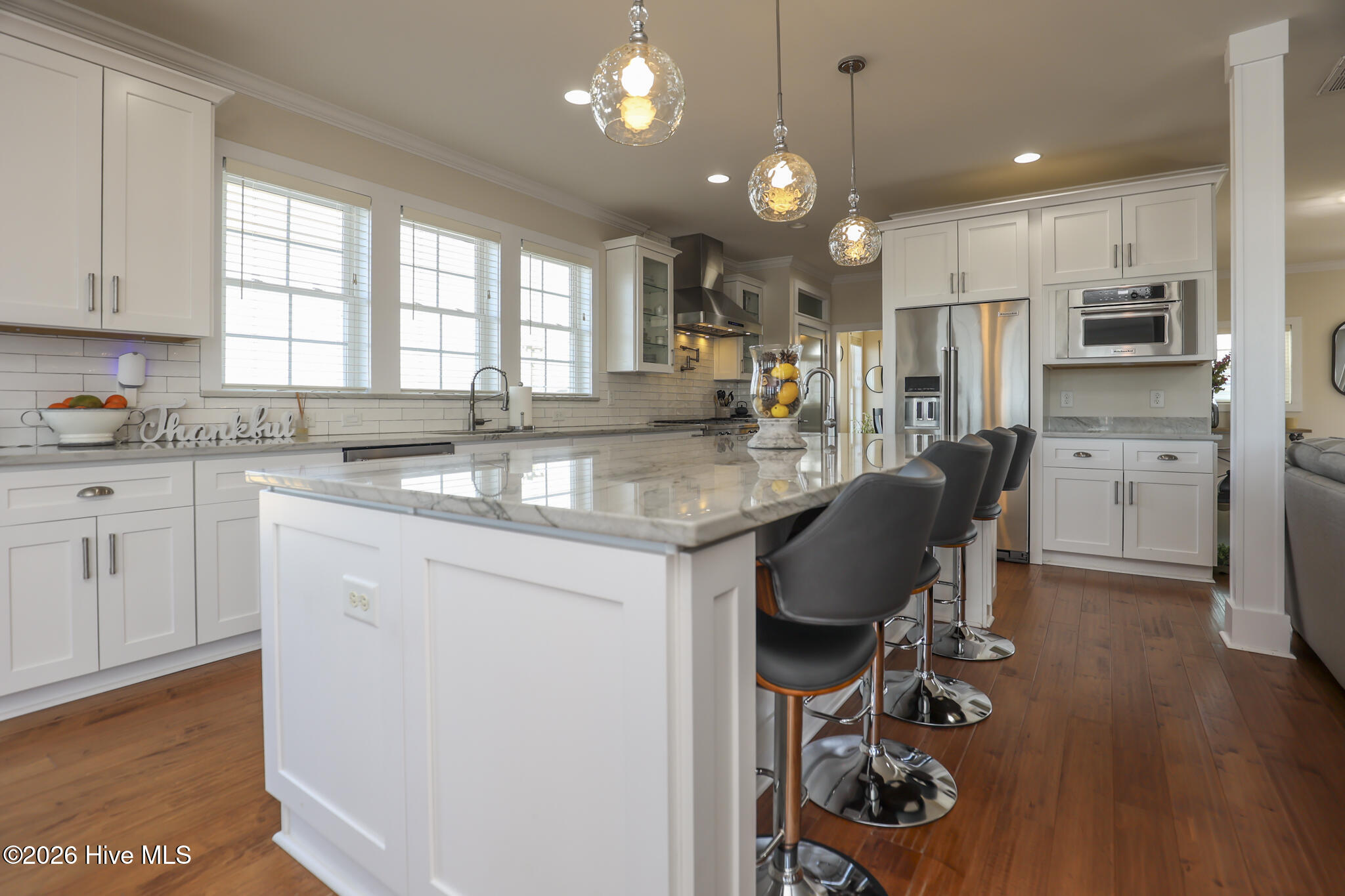 100564297 | Photo 12