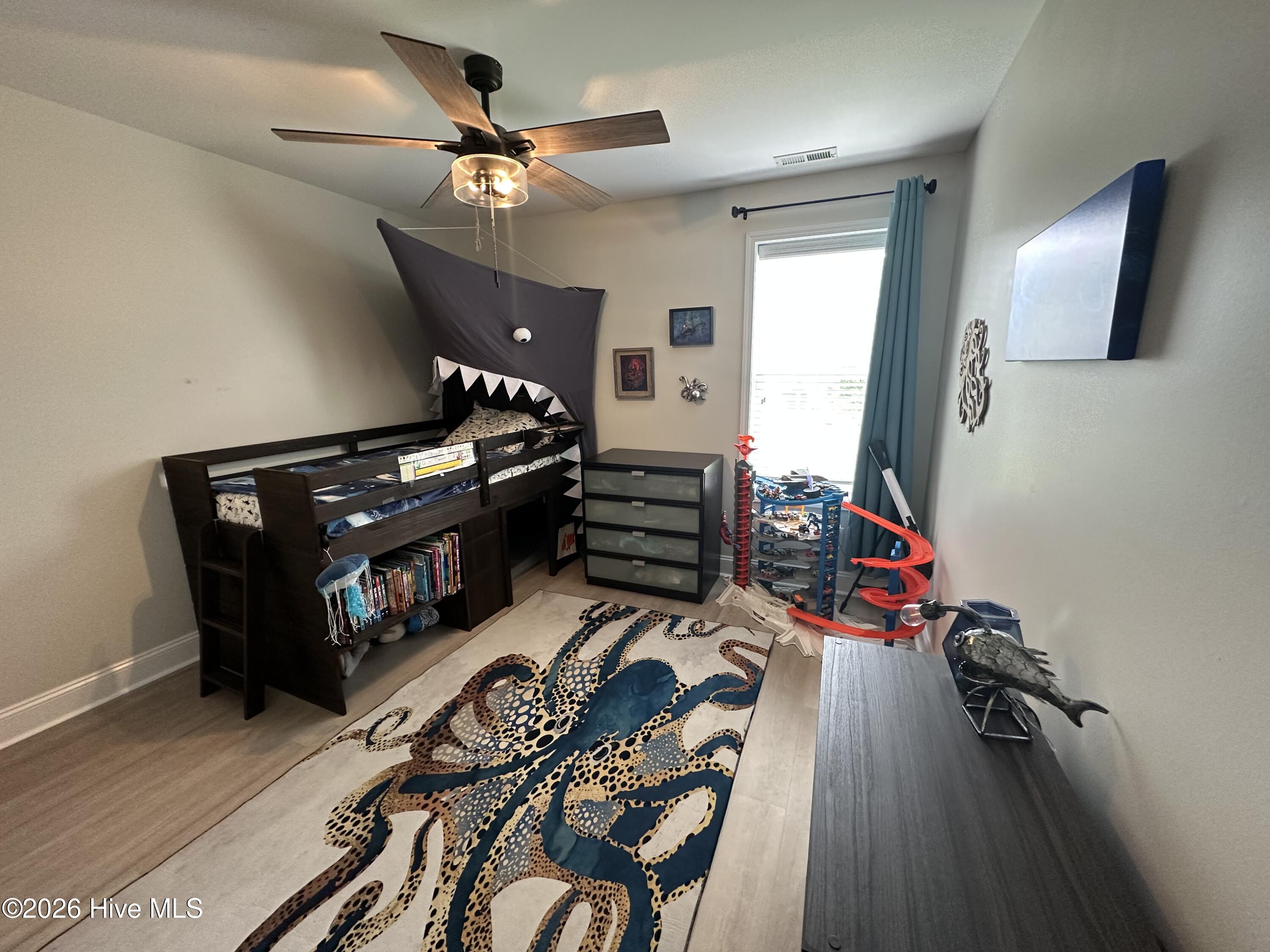 100563138 | Photo 21