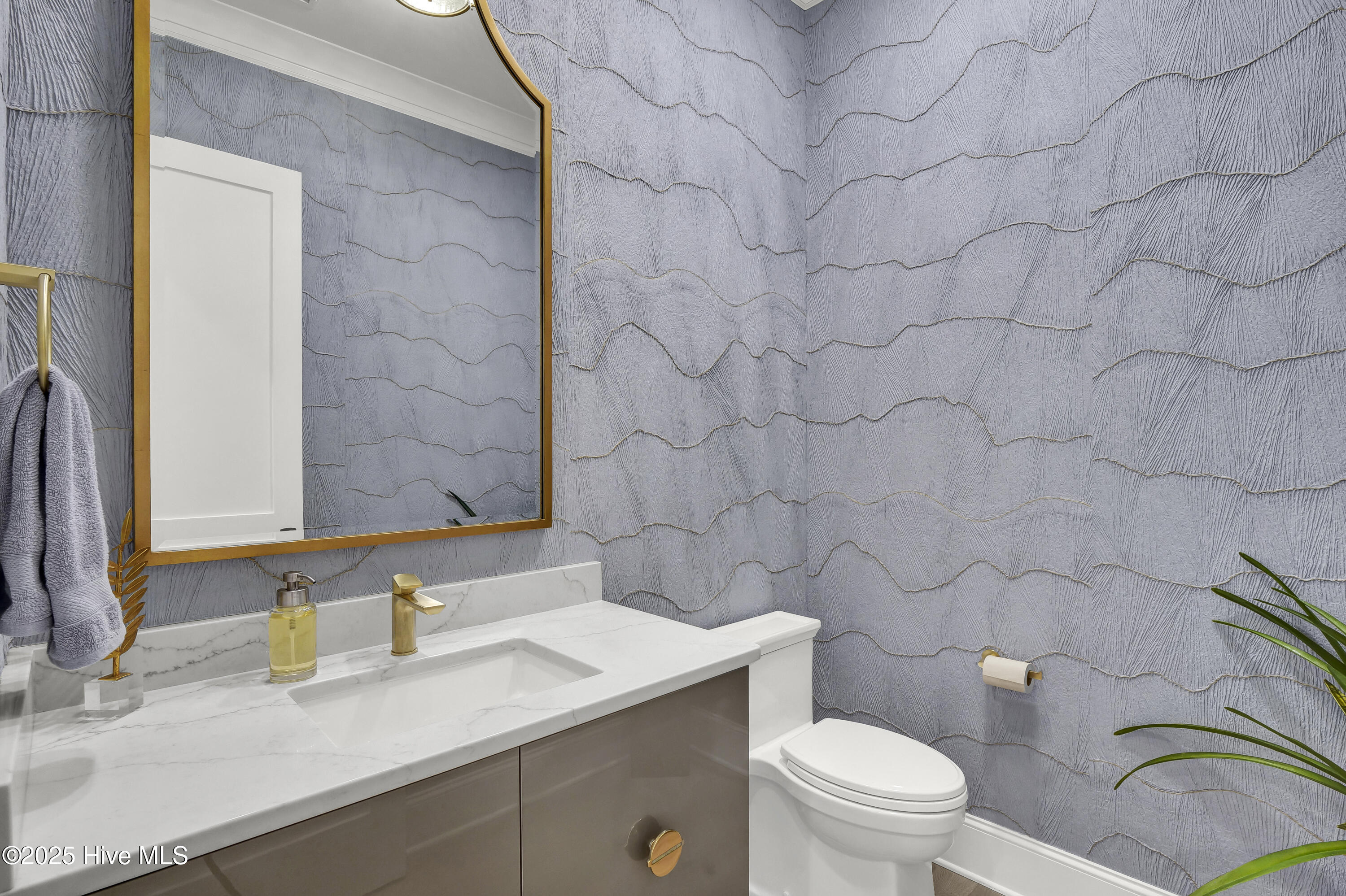 100532496 | Photo 30