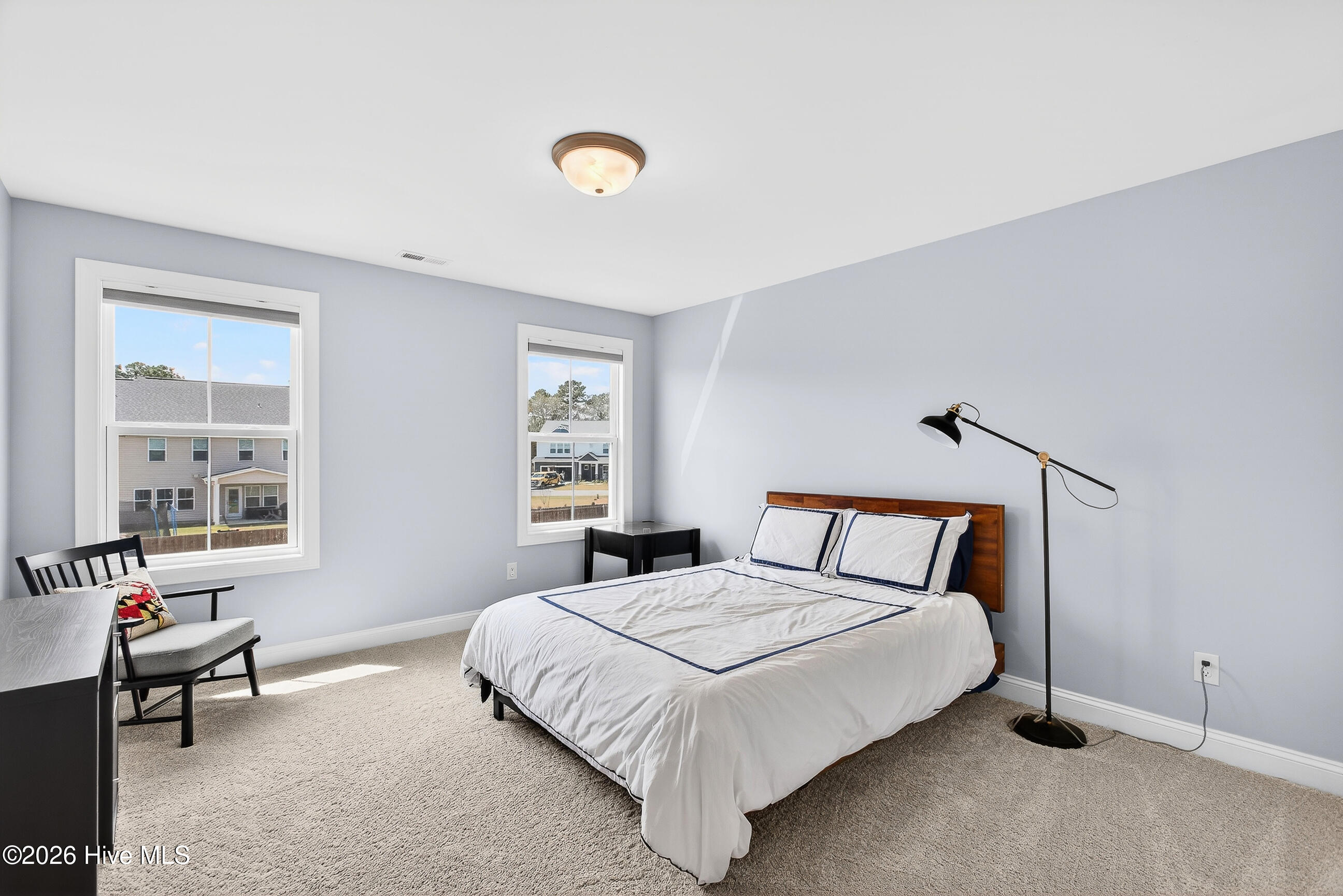 100563348 | Photo 33