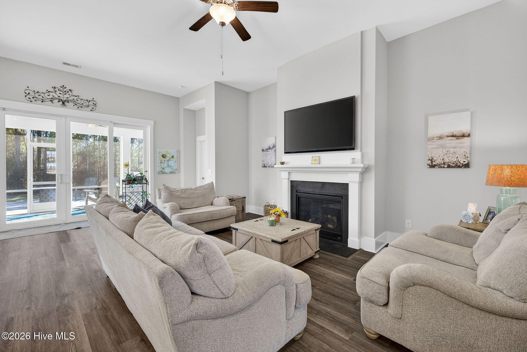 100563457 | Photo 18