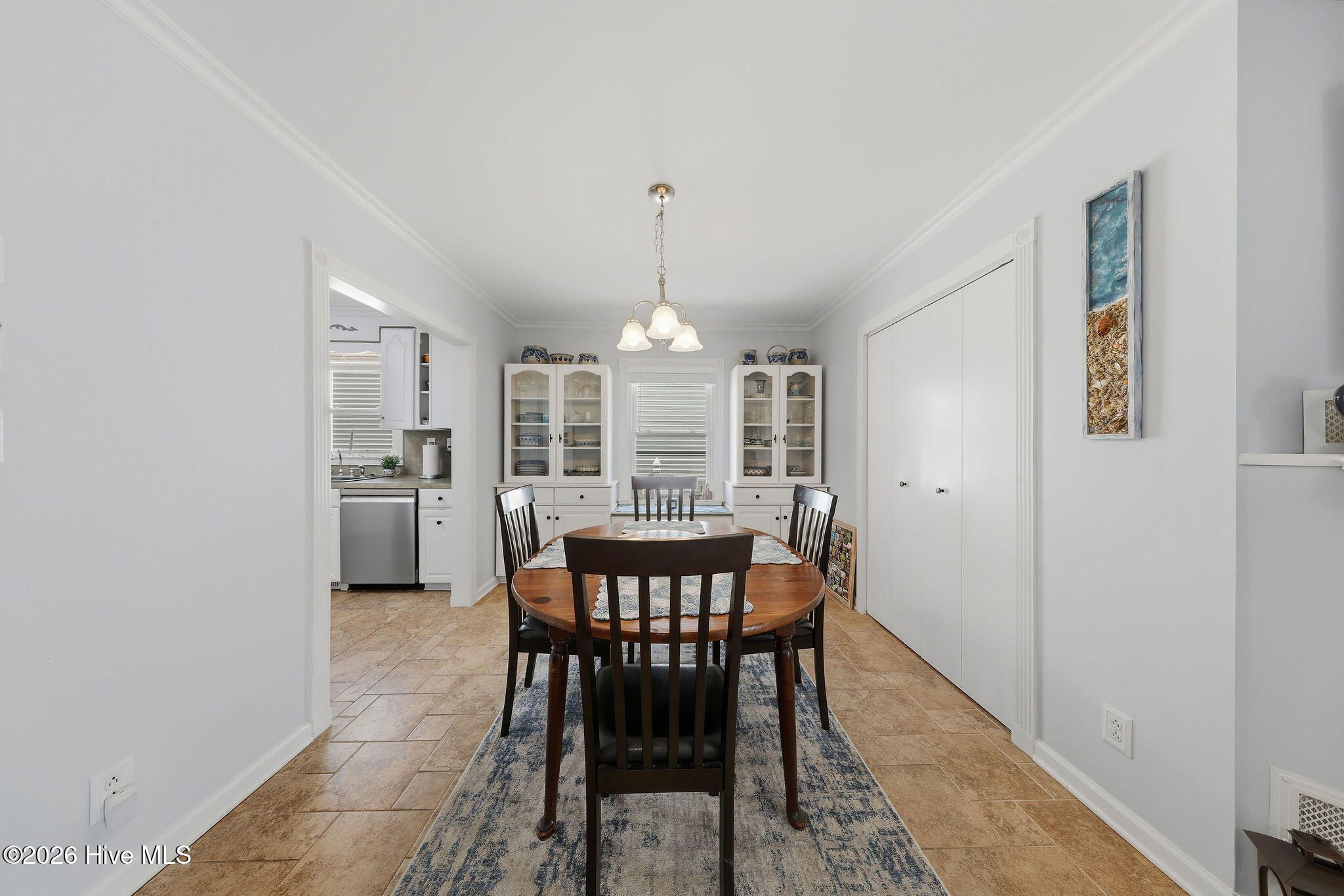 100564748 | Photo 23