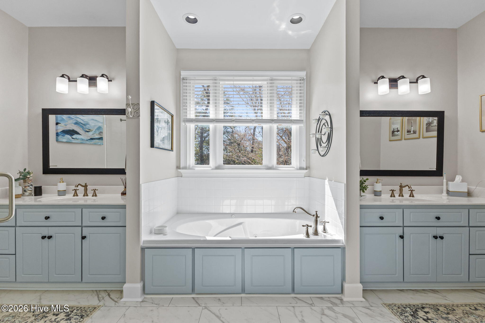 100564059 | Photo 17