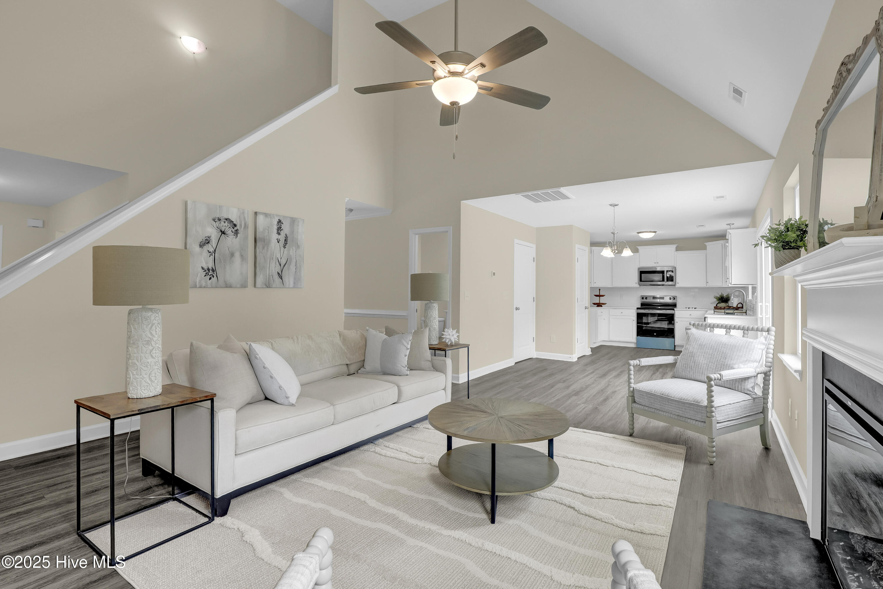 100446985 | Photo 11