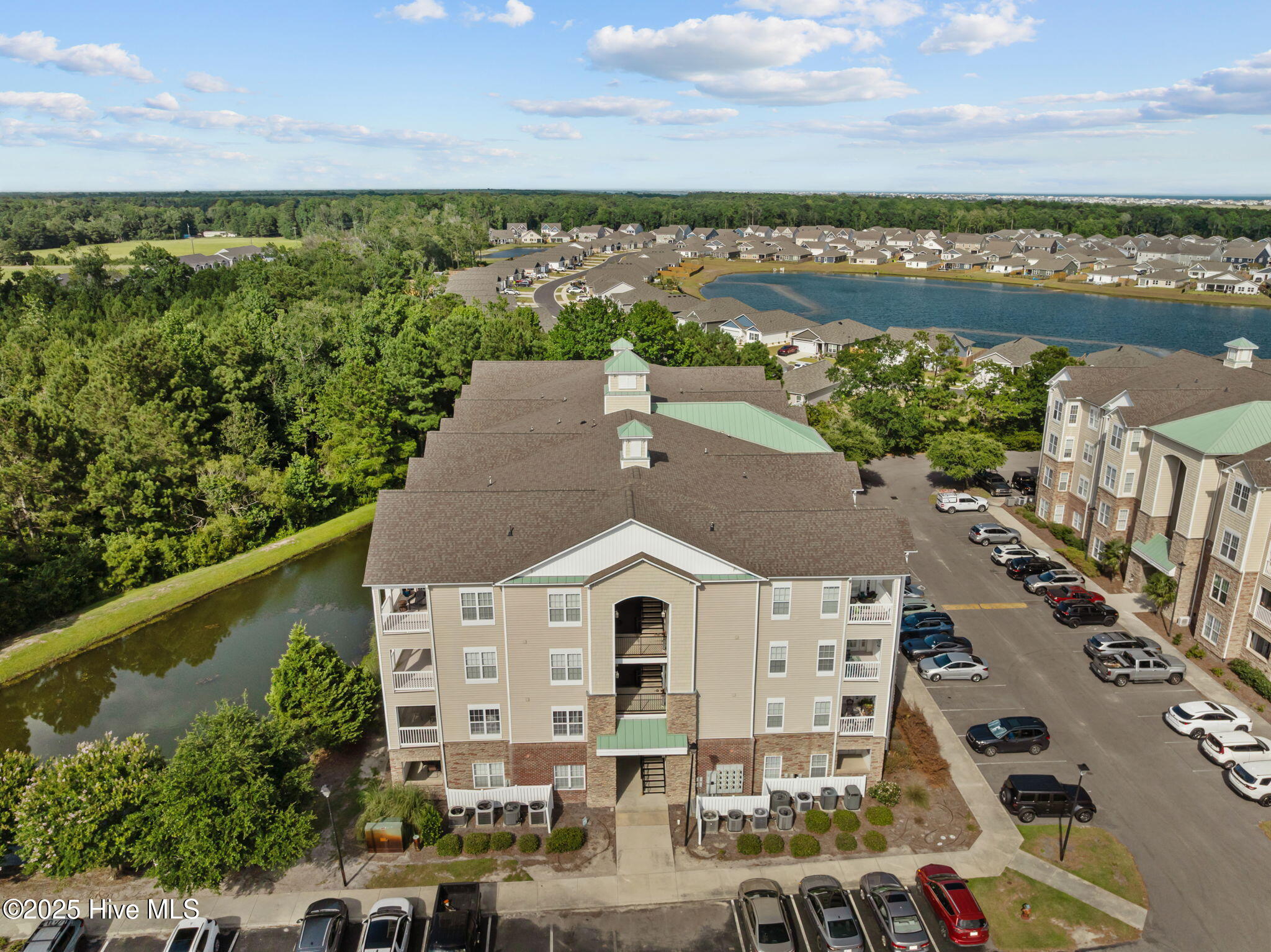 100506684 | Photo 45