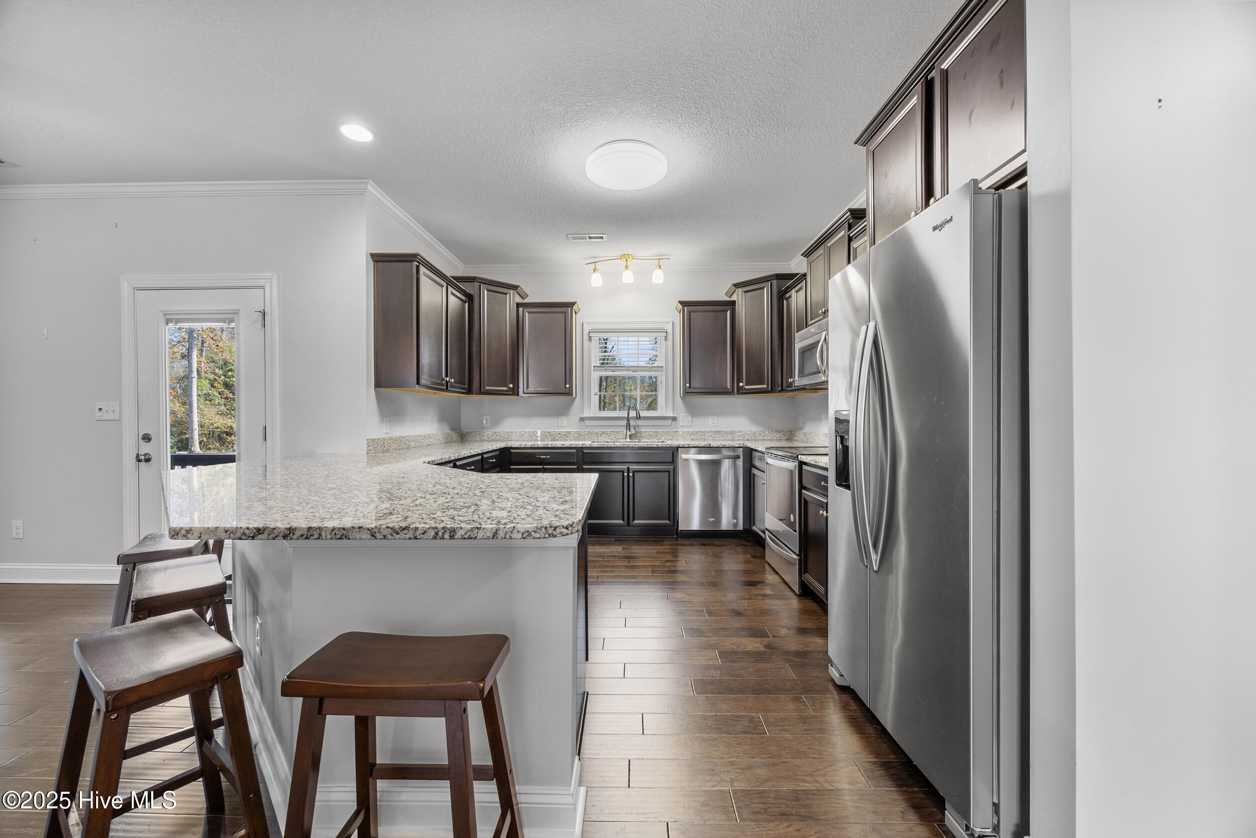 100542328 | Photo 15