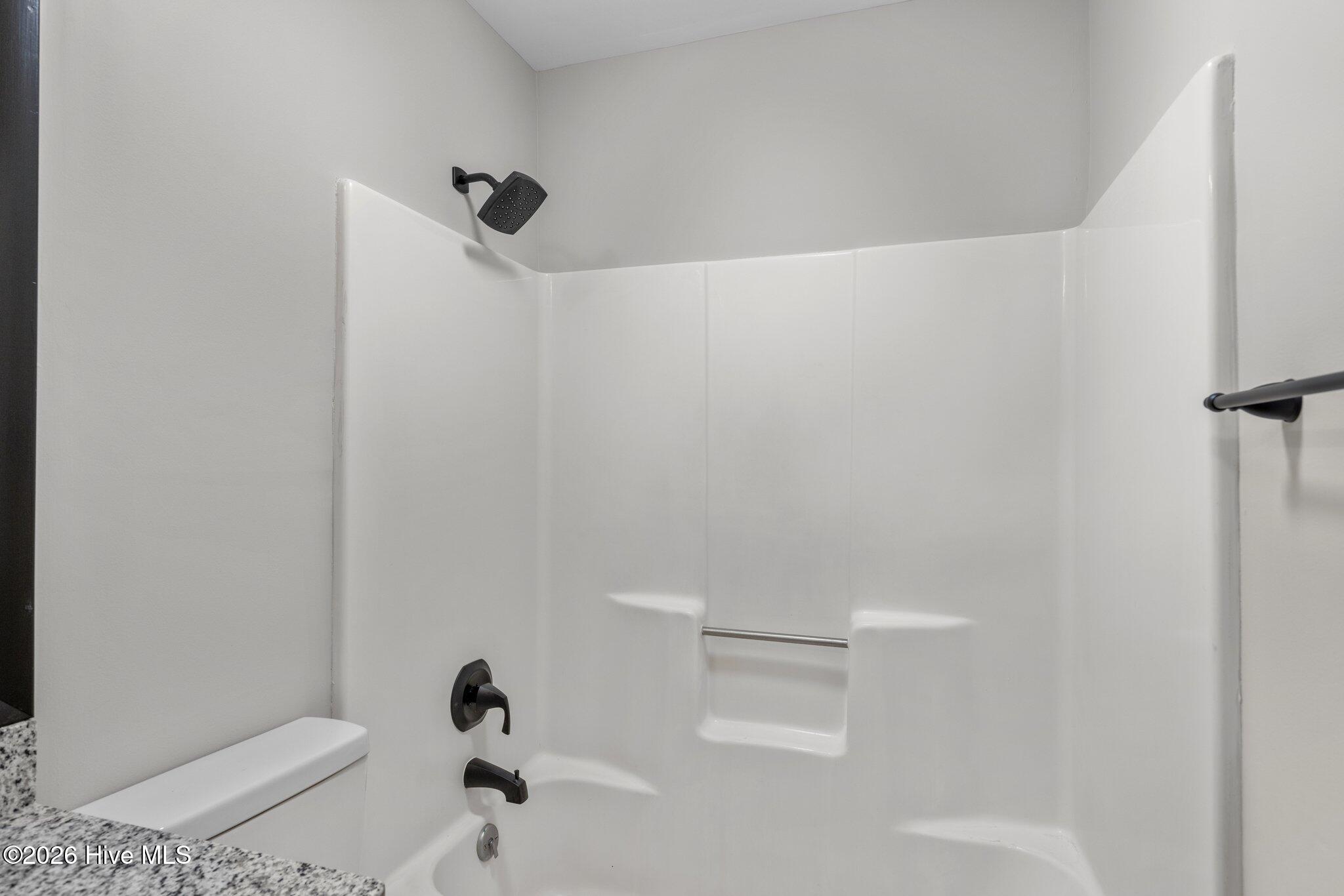 100565662 | Photo 23