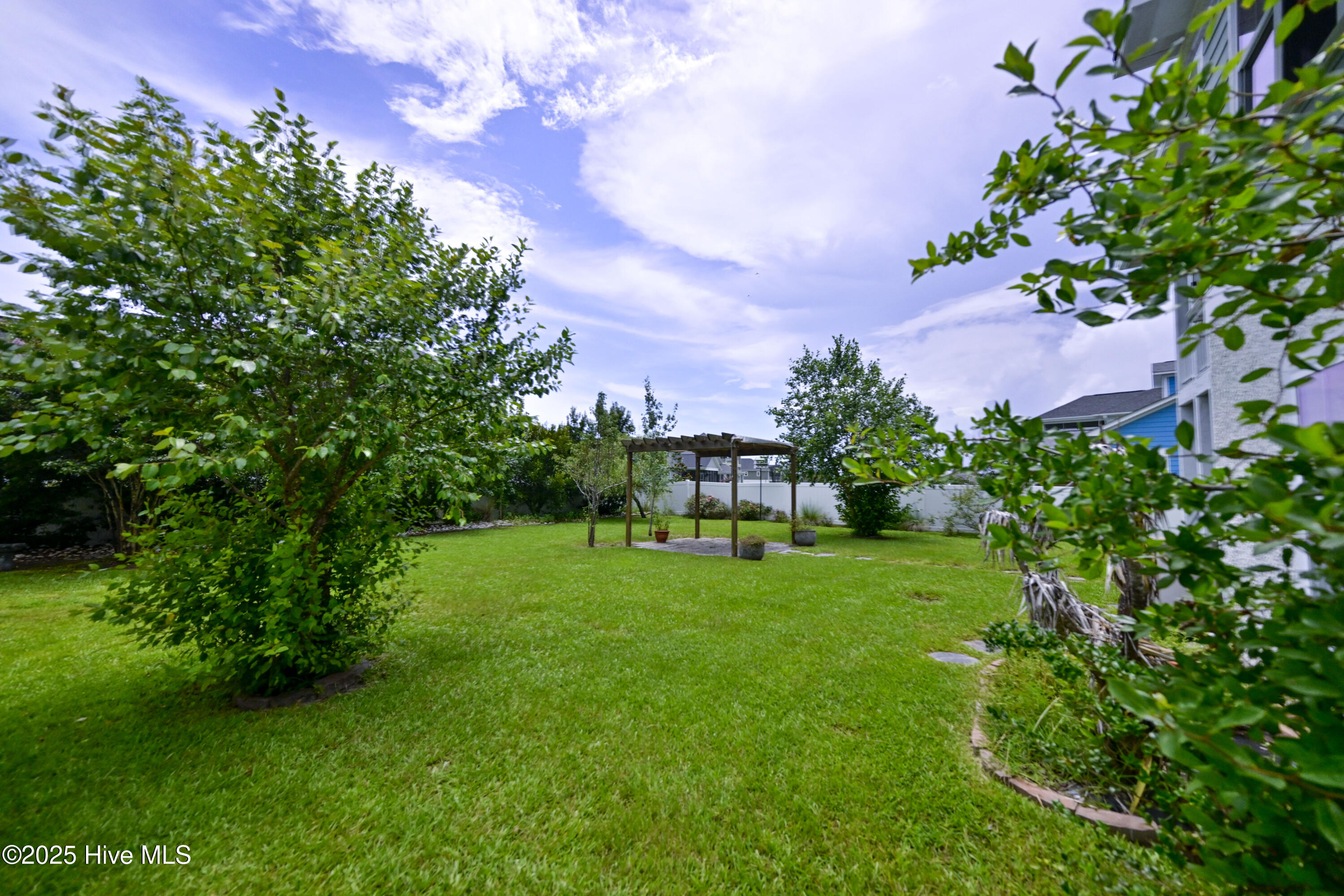 100523770 | Photo 84