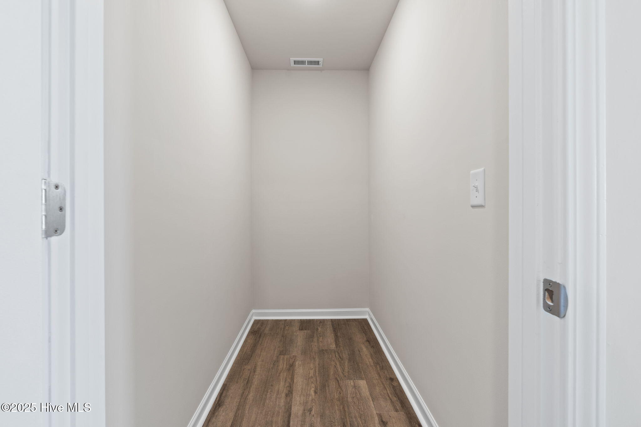 100546731 | Photo 16