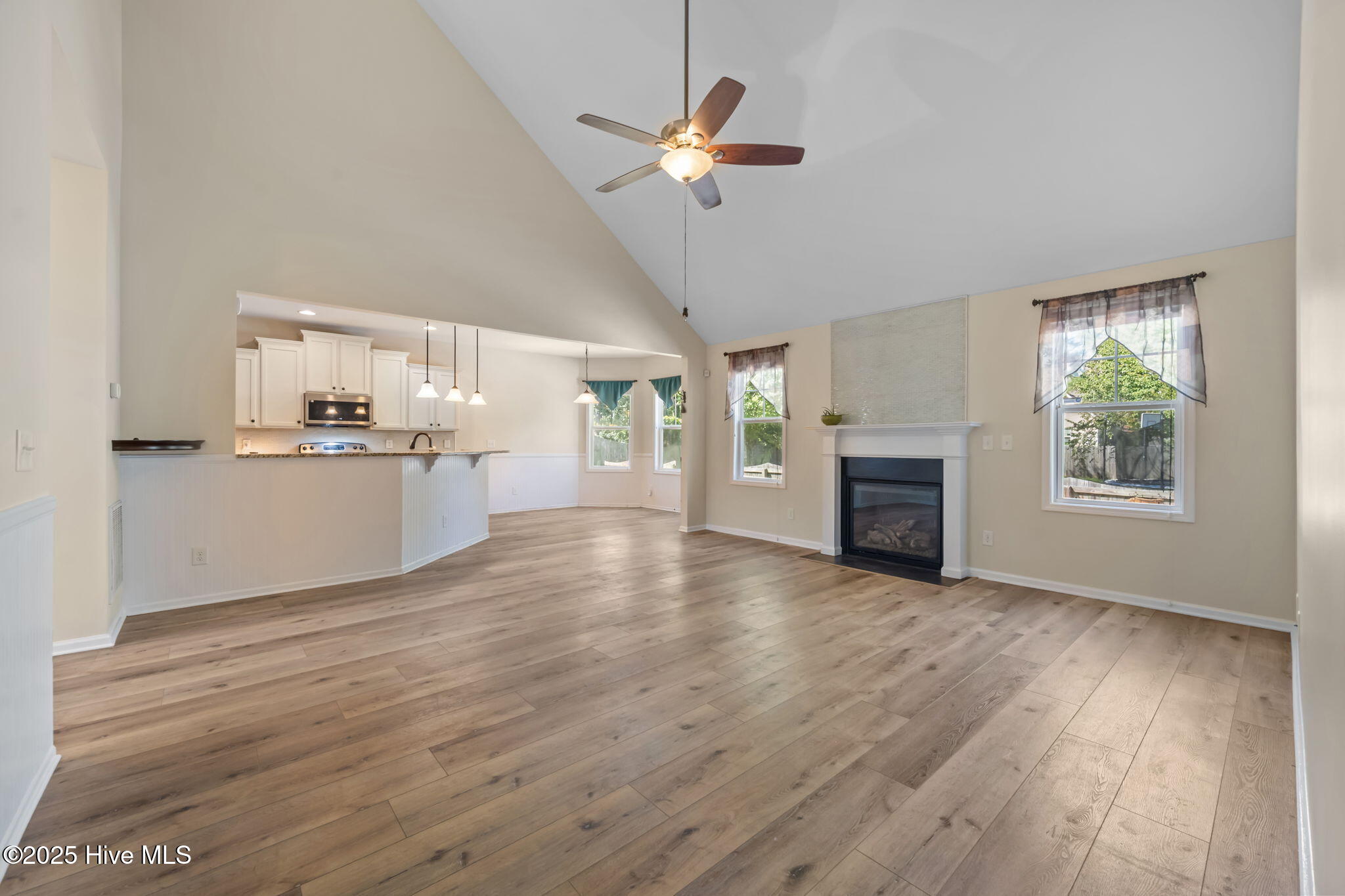 100538914 | Photo 11