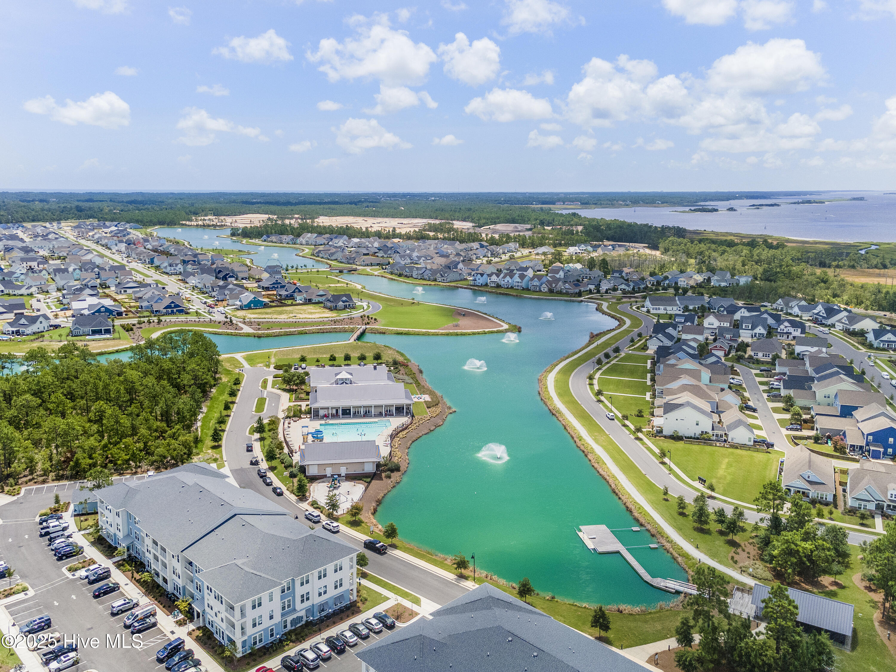 100532923 | Photo 72