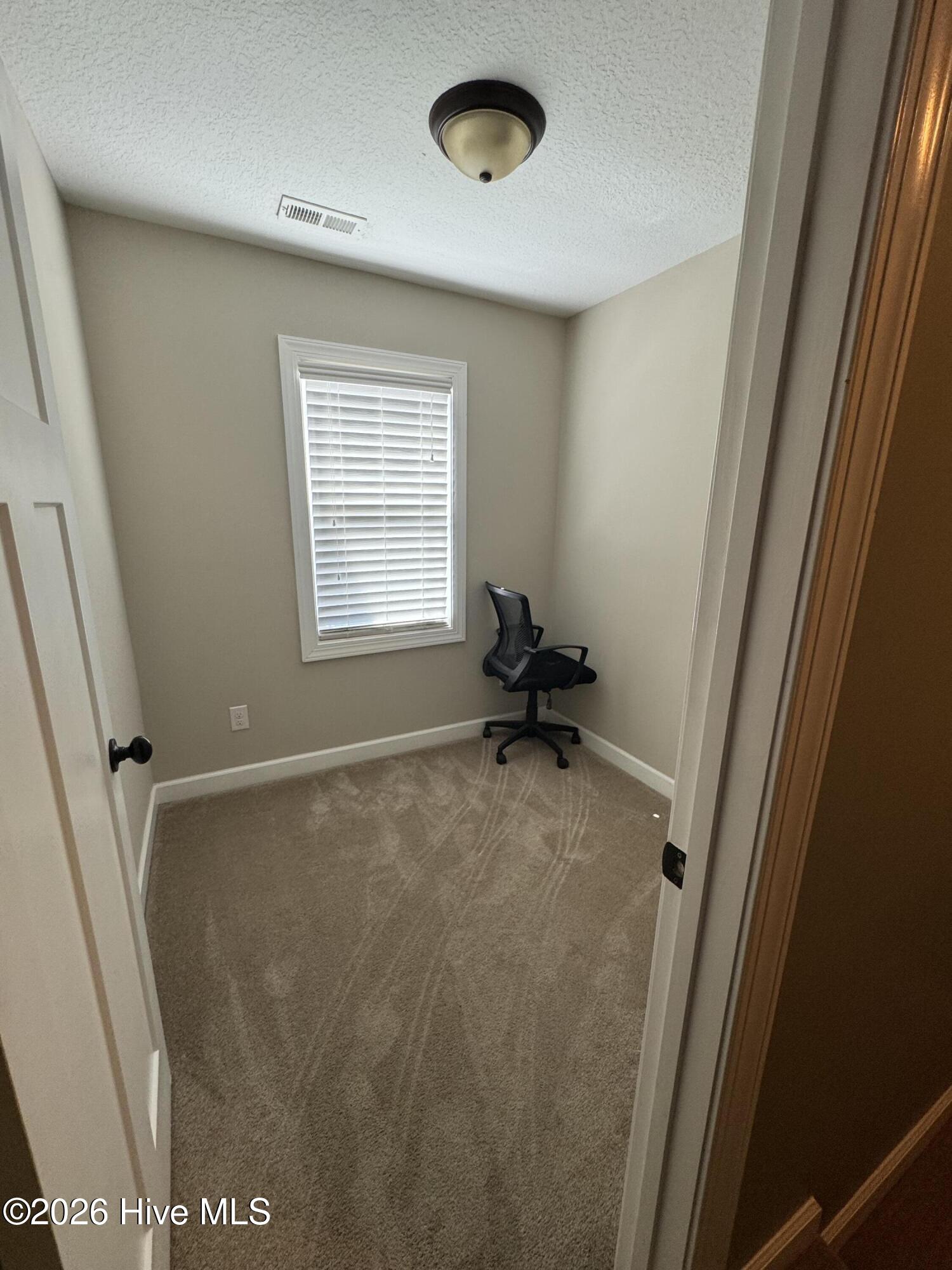 100566415 | Photo 11